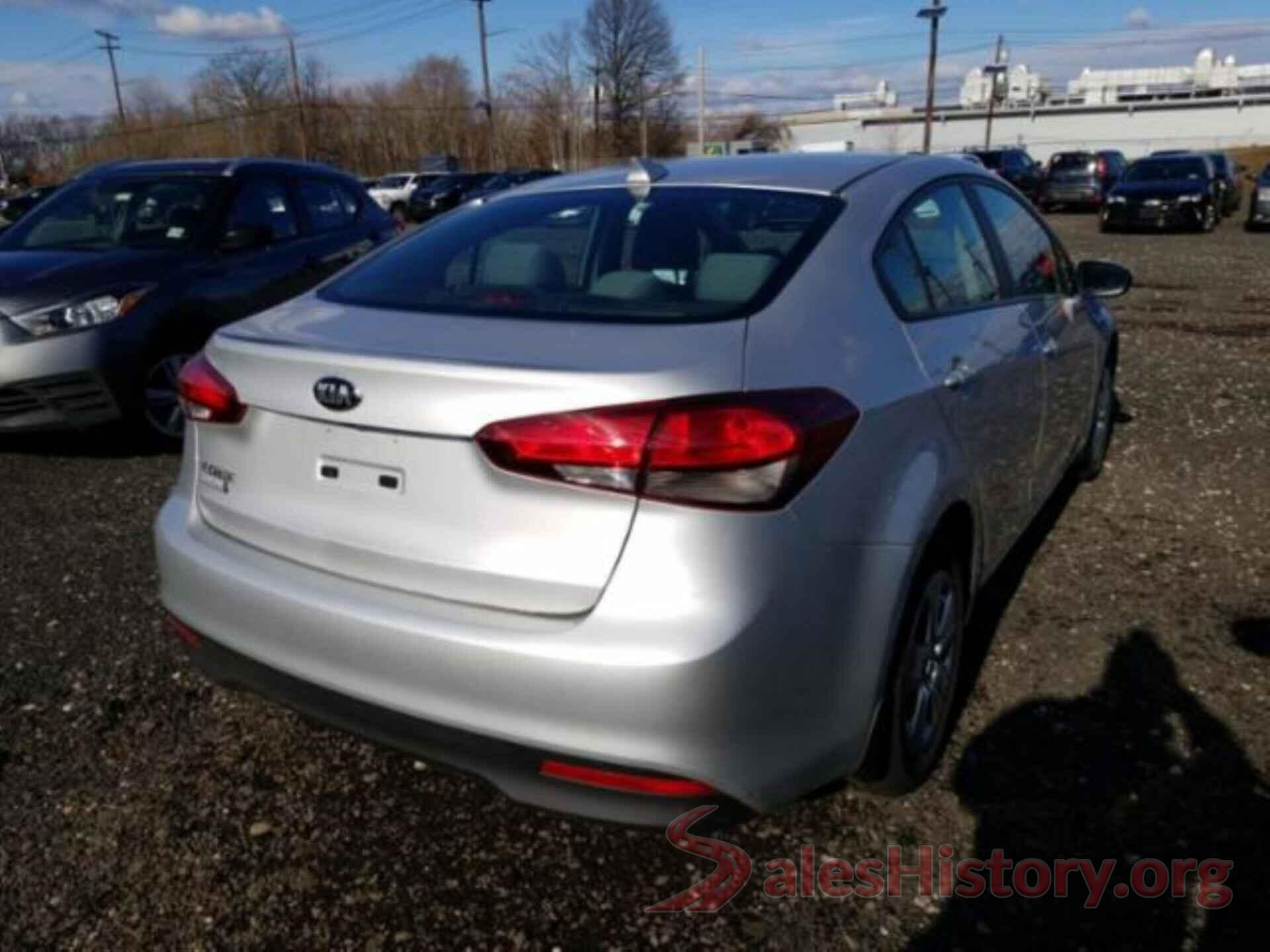 3KPFL4A77JE193843 2018 KIA FORTE