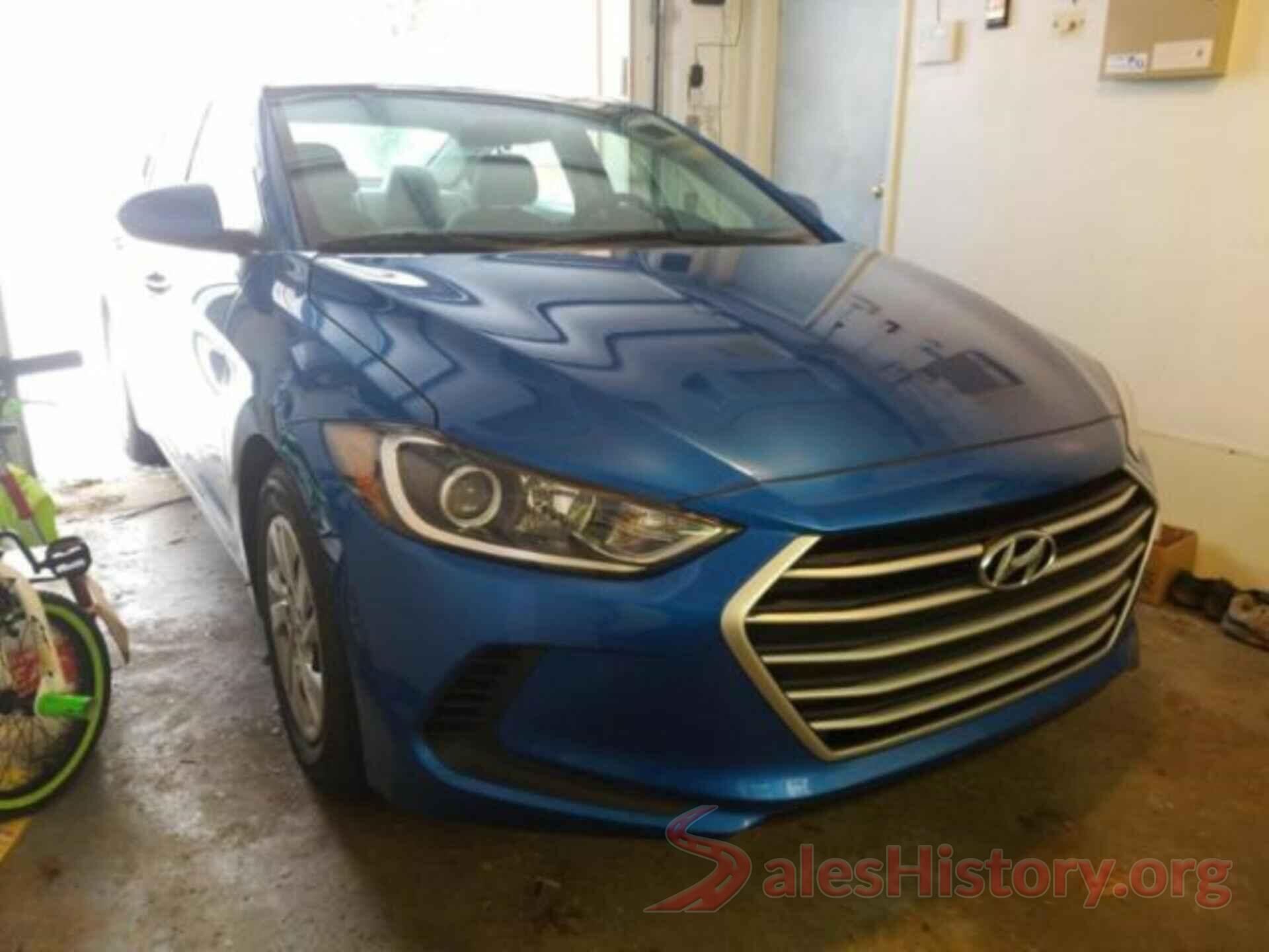 5NPD74LF1JH256009 2018 HYUNDAI ELANTRA