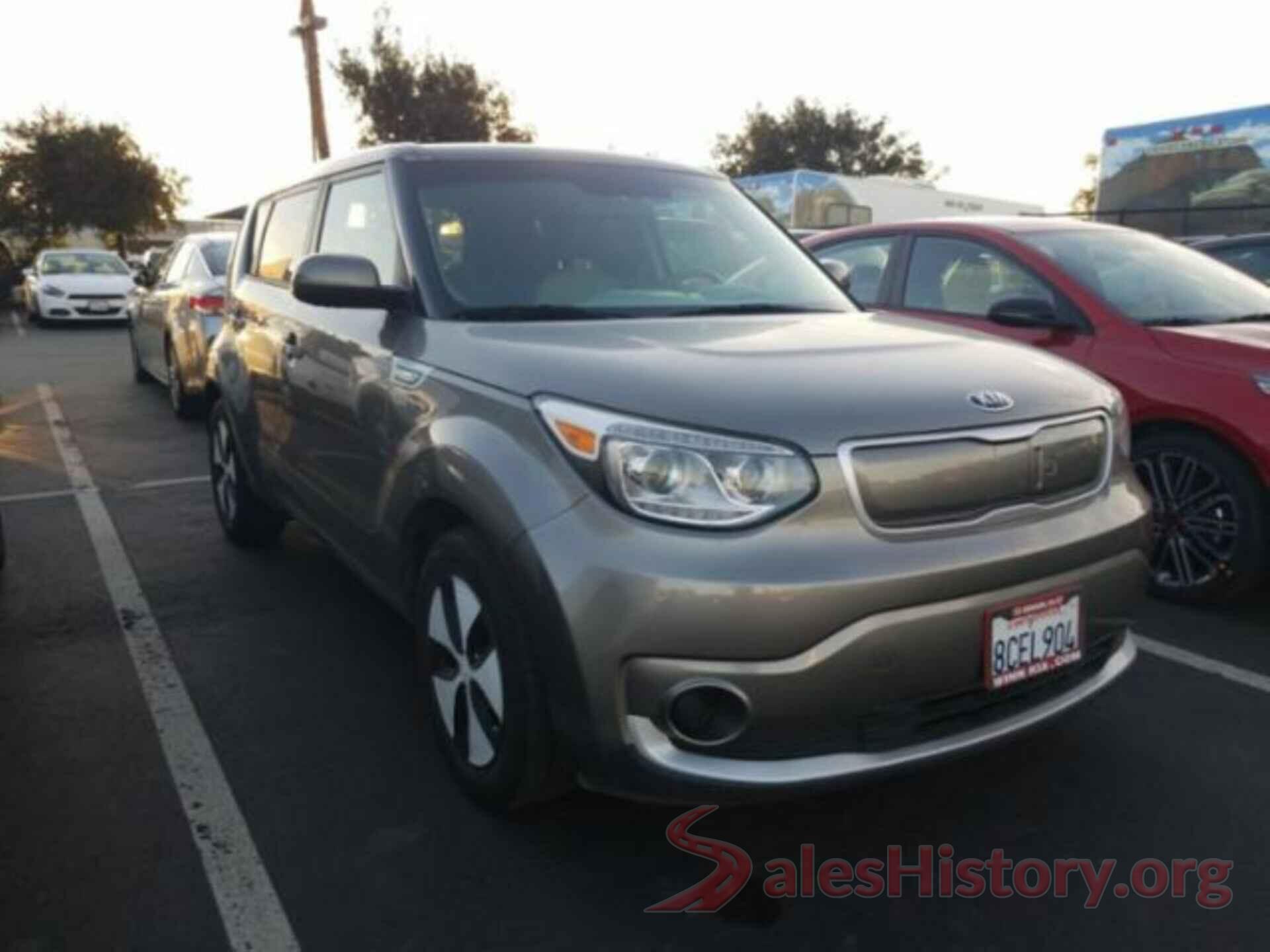 KNDJP3AE8H7021371 2017 KIA SOUL EV