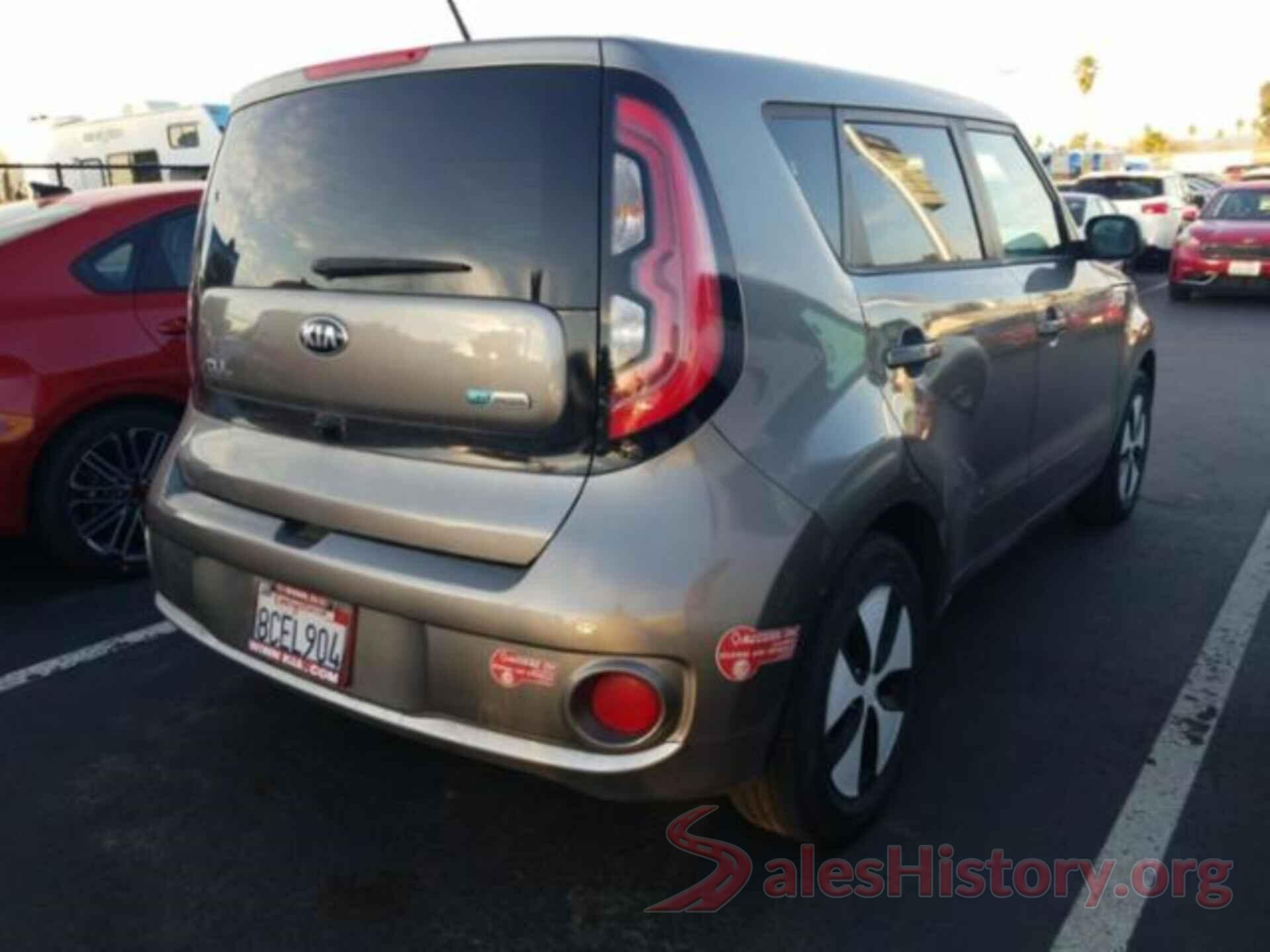 KNDJP3AE8H7021371 2017 KIA SOUL EV