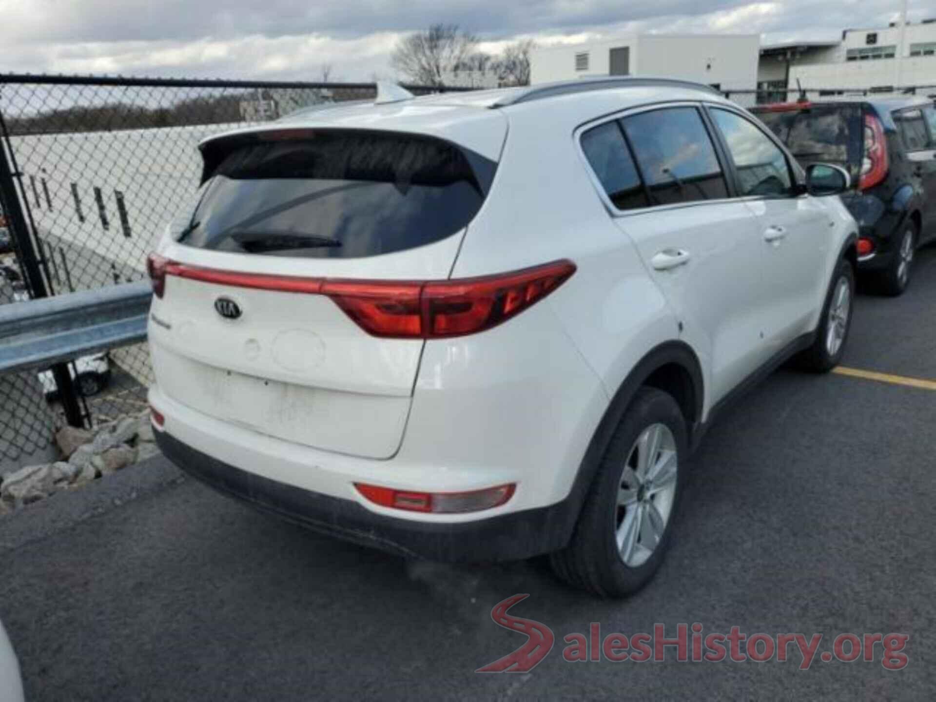 KNDPMCAC3J7438016 2018 KIA SPORTAGE