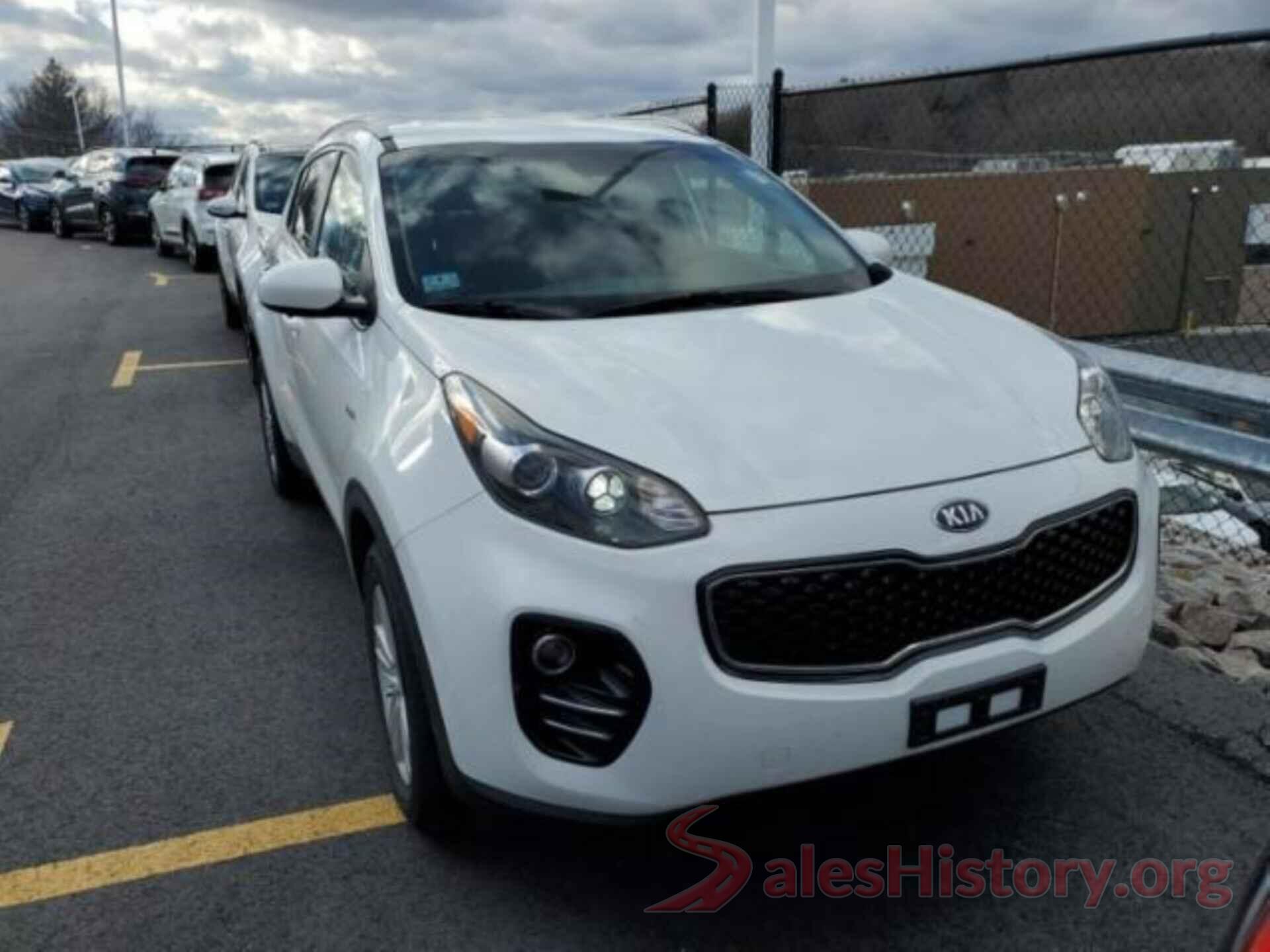 KNDPMCAC3J7438016 2018 KIA SPORTAGE