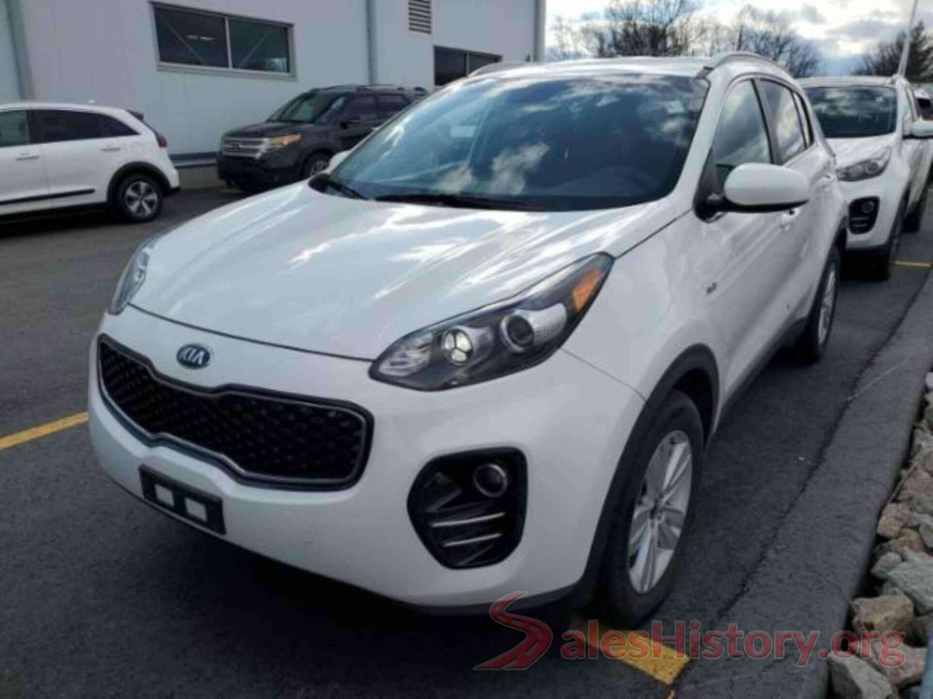 KNDPMCAC3J7438016 2018 KIA SPORTAGE