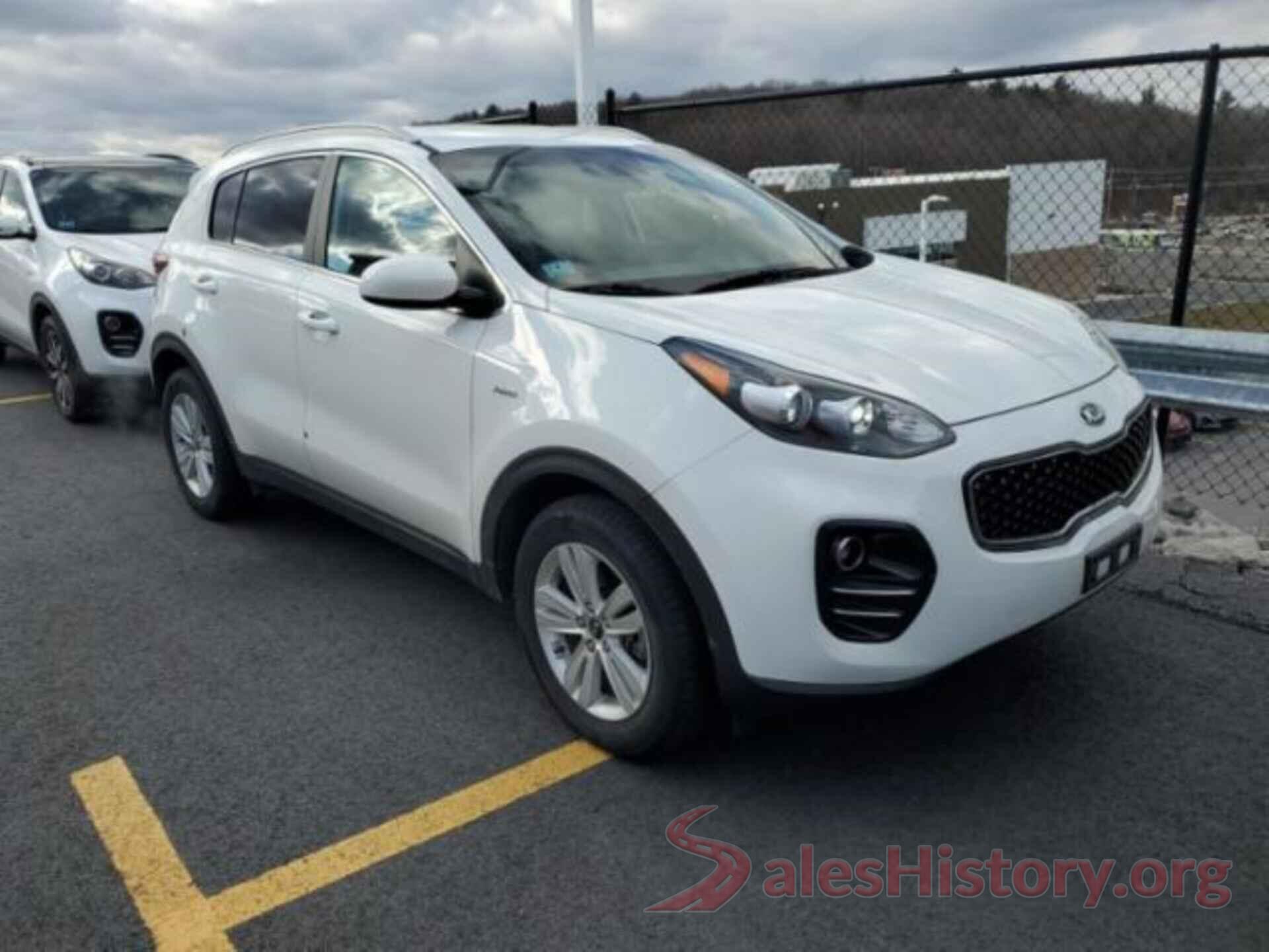 KNDPMCAC3J7438016 2018 KIA SPORTAGE