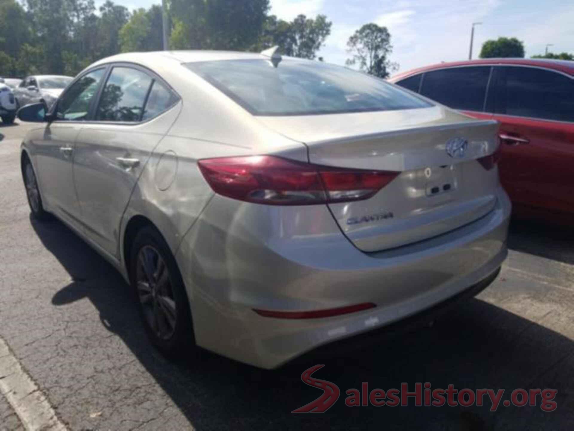 5NPD84LF4JH298588 2018 HYUNDAI ELANTRA