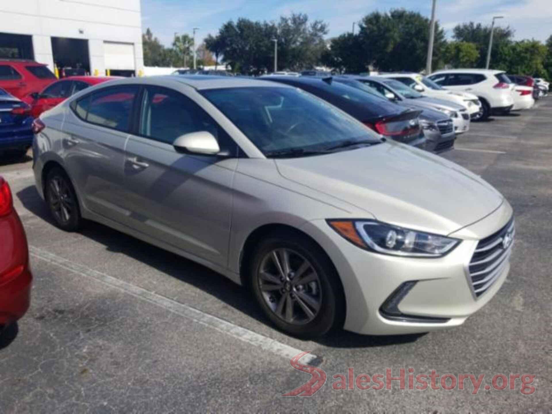 5NPD84LF4JH298588 2018 HYUNDAI ELANTRA