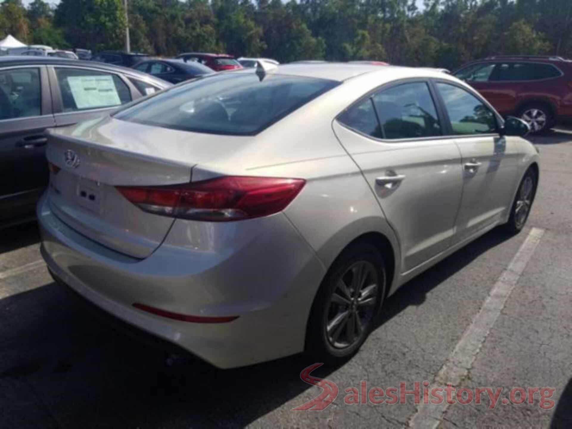 5NPD84LF4JH298588 2018 HYUNDAI ELANTRA