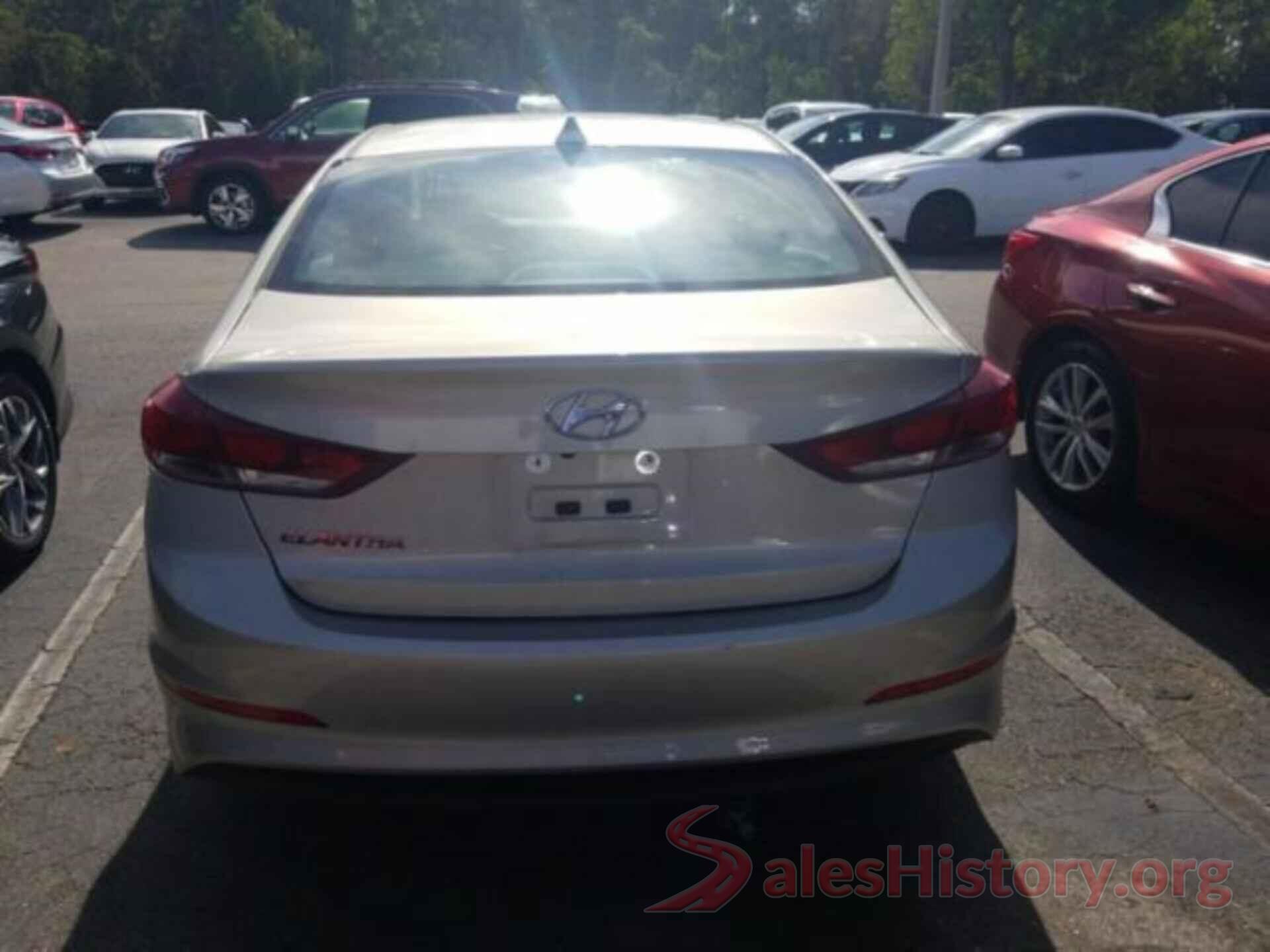 5NPD84LF4JH298588 2018 HYUNDAI ELANTRA