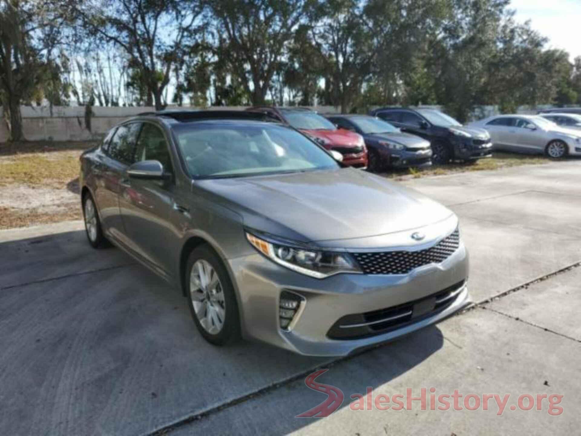 5XXGU4L32JG205075 2018 KIA OPTIMA