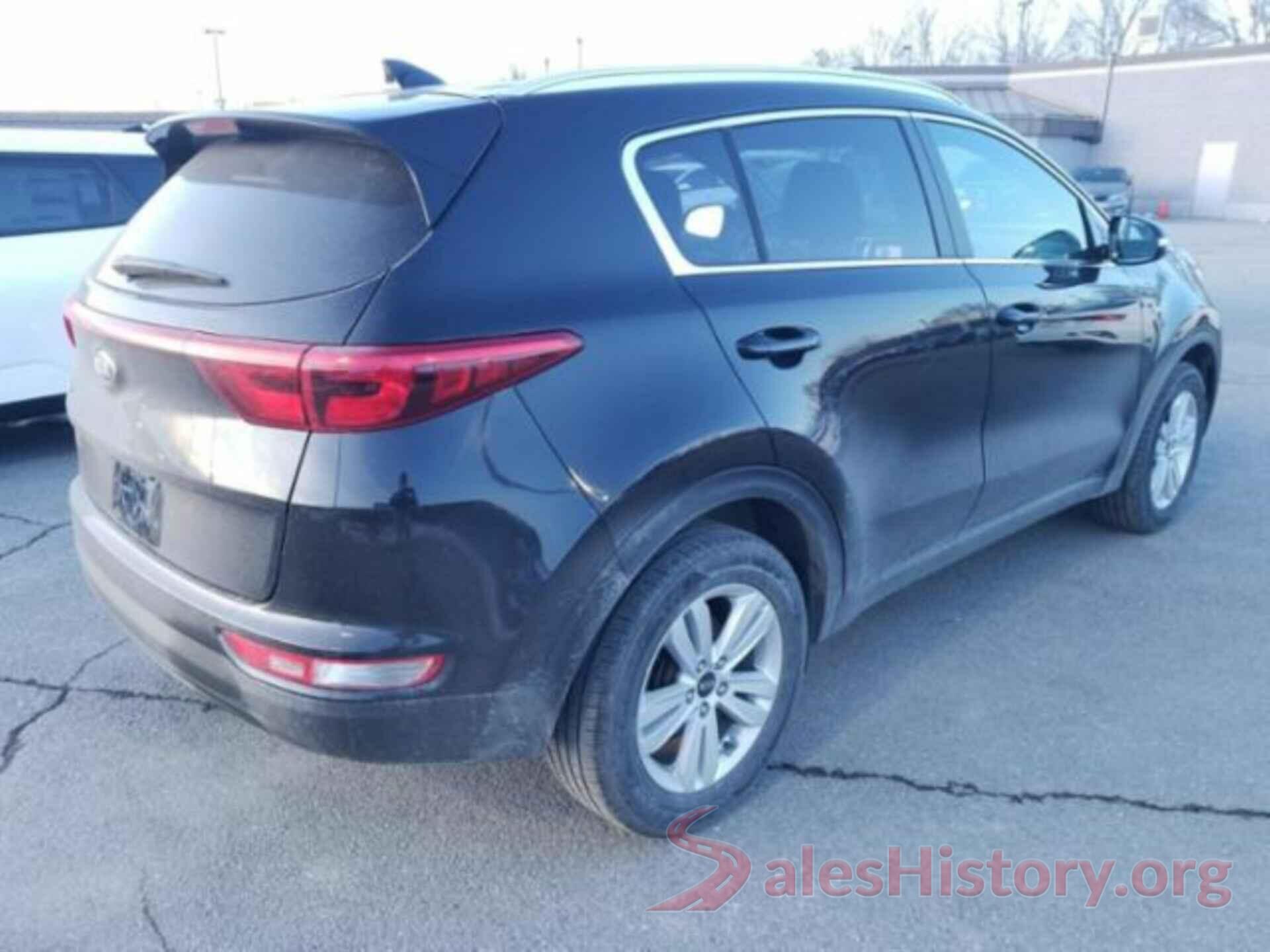 KNDPMCAC2J7302203 2018 KIA SPORTAGE