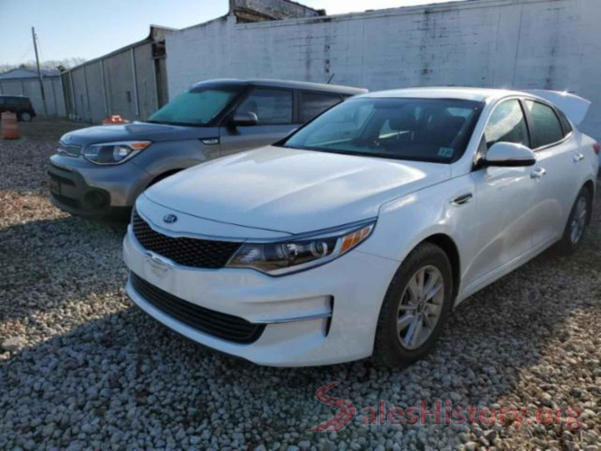 KNAGT4L35J5213188 2018 KIA OPTIMA