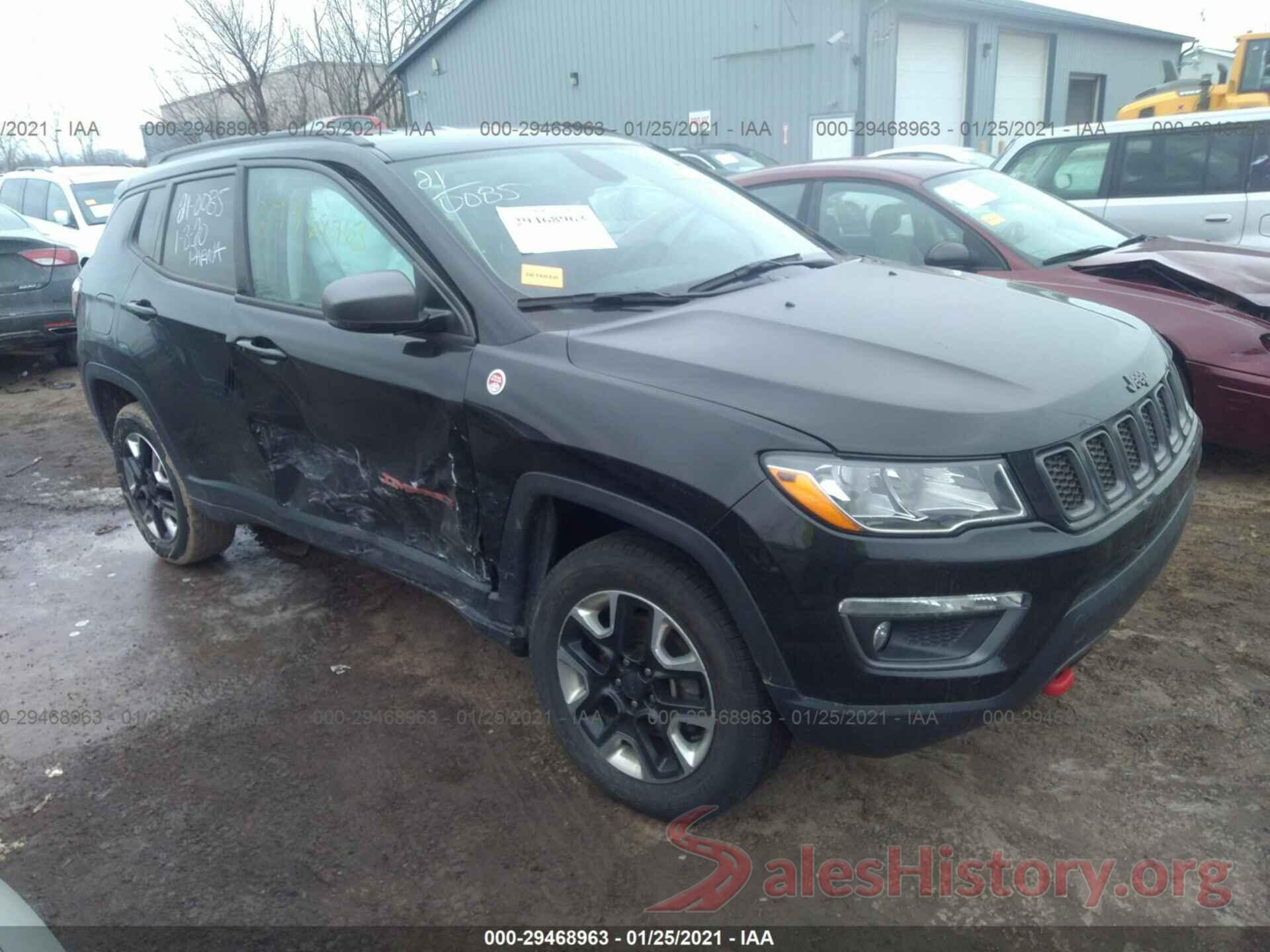 3C4NJDDB5JT320537 2018 JEEP COMPASS