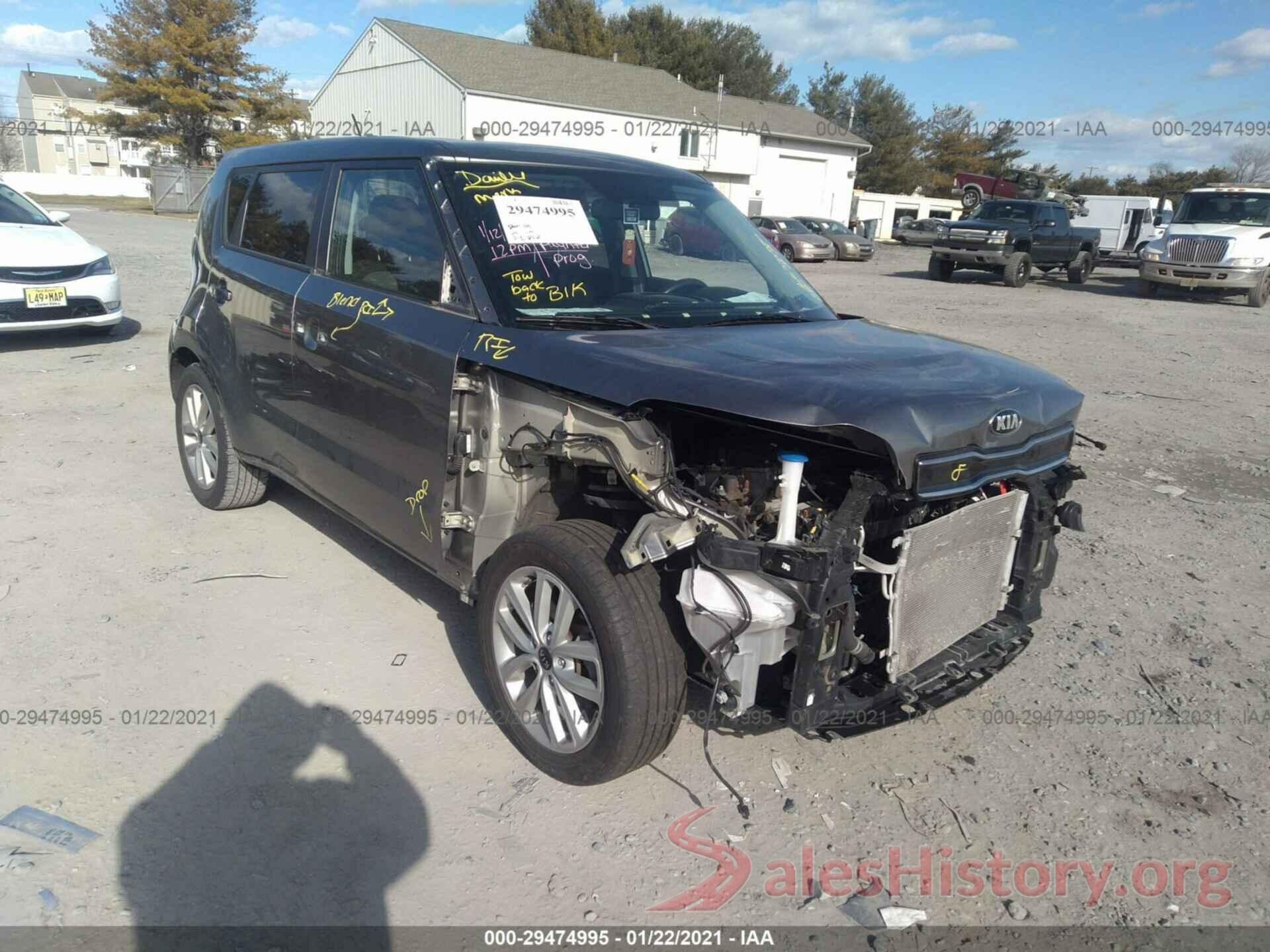 KNDJP3A51J7586177 2018 KIA SOUL