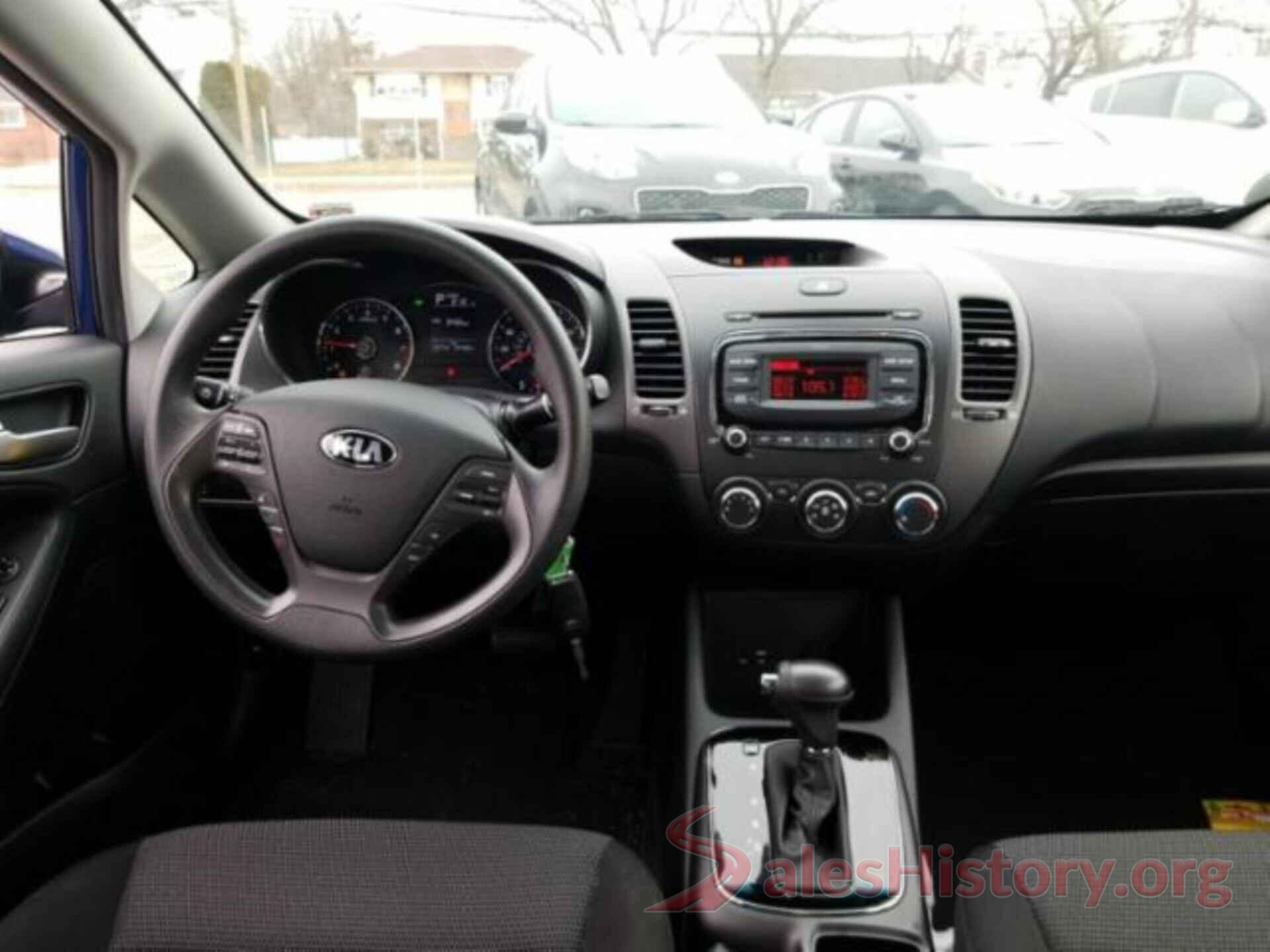 3KPFK4A71JE240660 2018 KIA FORTE