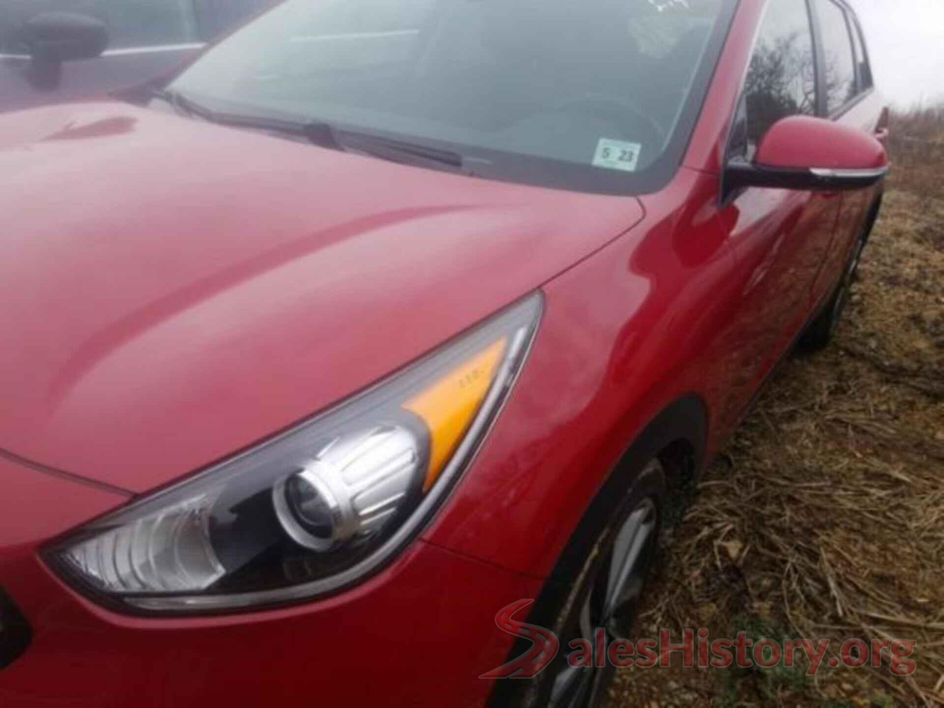 KNDCE3LC9J5117084 2018 KIA NIRO