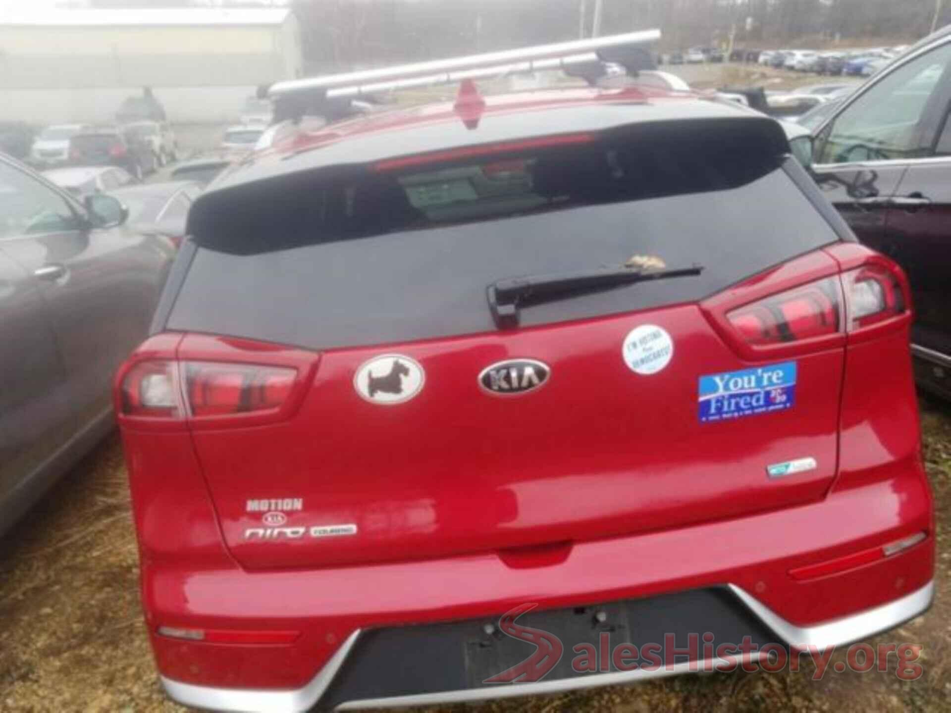 KNDCE3LC9J5117084 2018 KIA NIRO