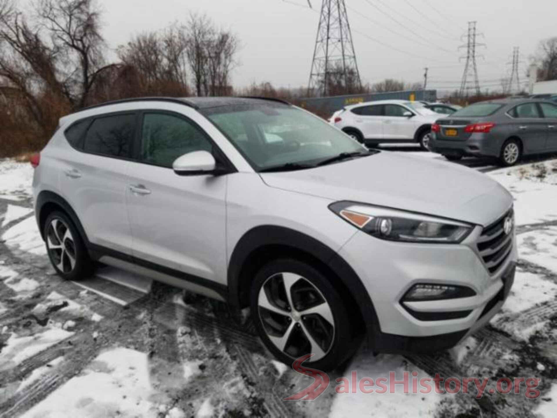 KM8J3CA20HU570111 2017 HYUNDAI TUCSON