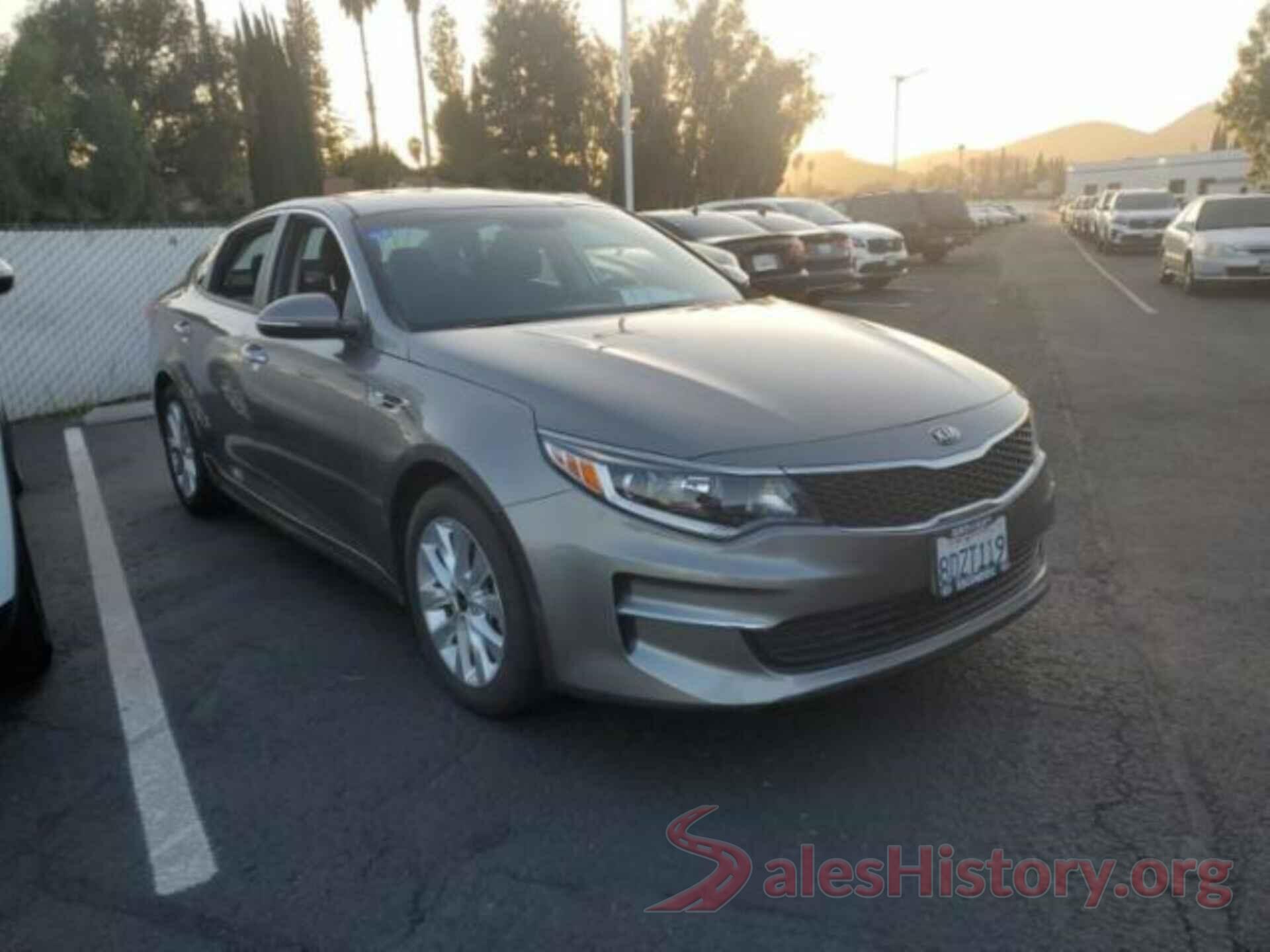 5XXGT4L32JG250827 2018 KIA OPTIMA