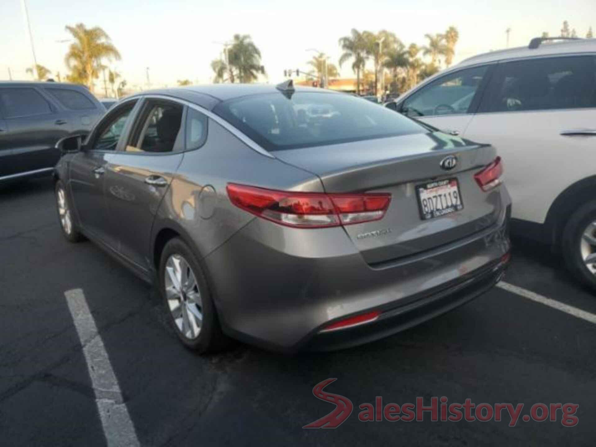 5XXGT4L32JG250827 2018 KIA OPTIMA