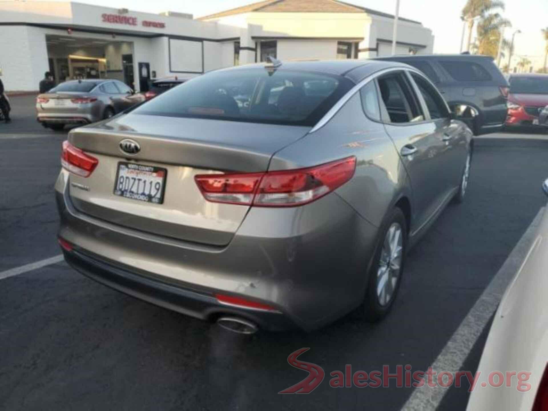 5XXGT4L32JG250827 2018 KIA OPTIMA