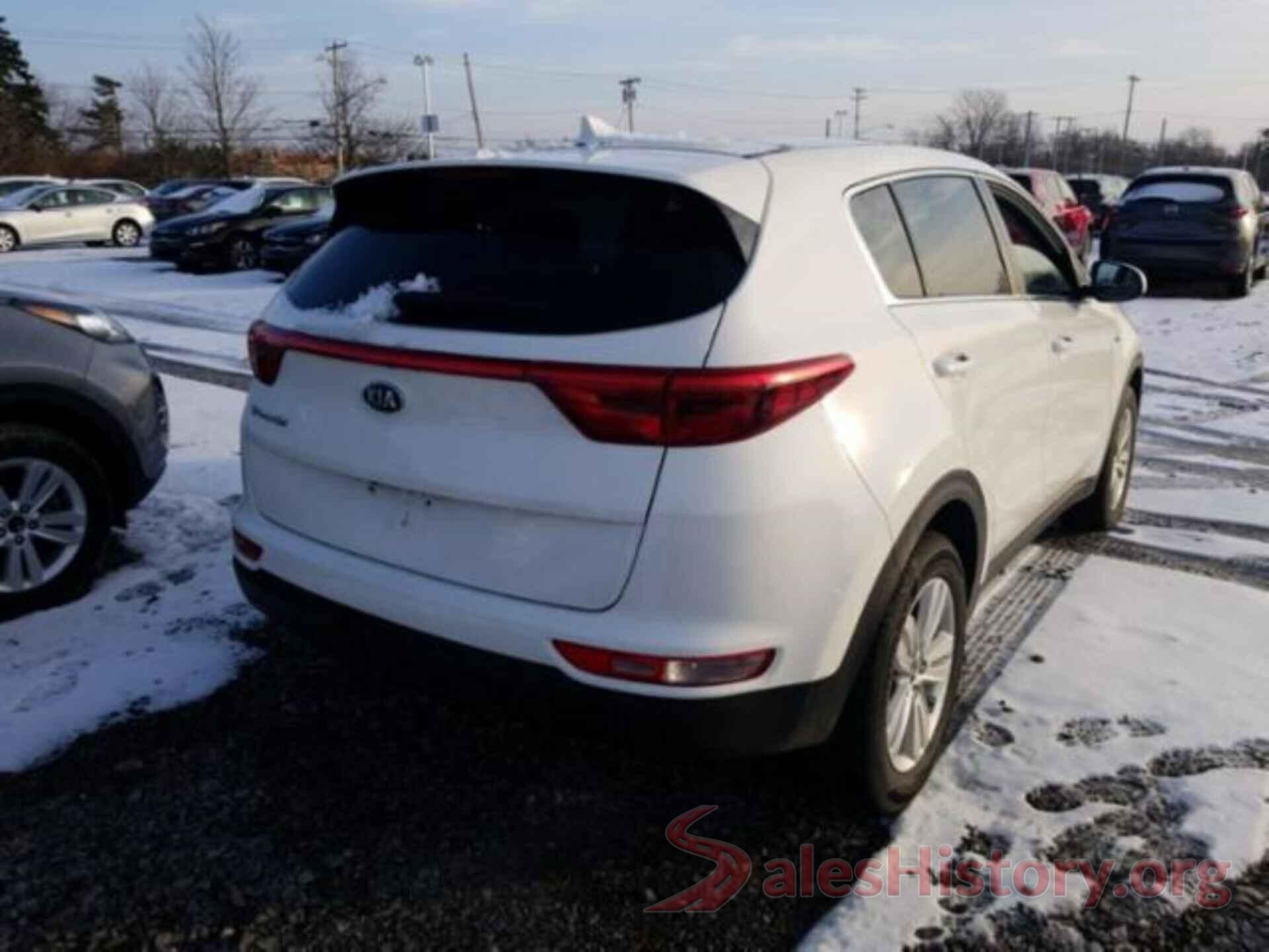 KNDPMCAC7J7486831 2018 KIA SPORTAGE