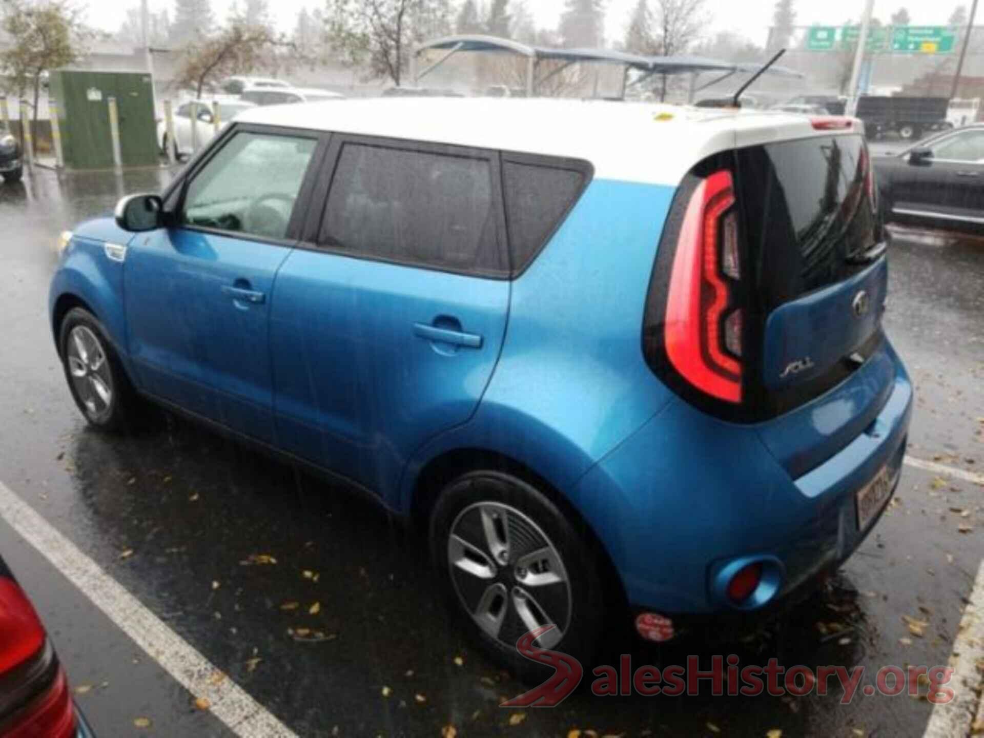 KNDJP3AE4J7032356 2018 KIA SOUL EV