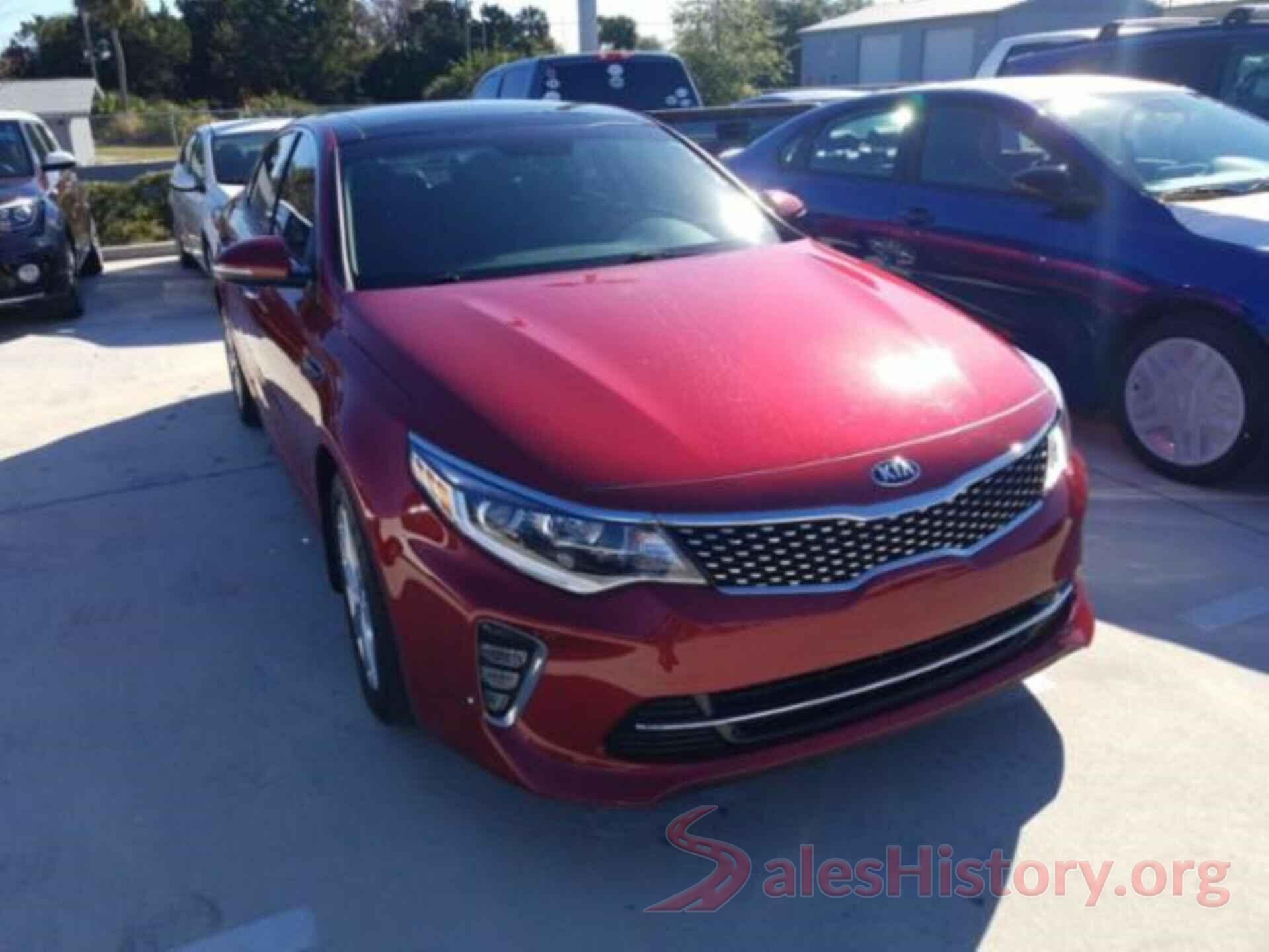 5XXGT4L32JG235650 2018 KIA OPTIMA