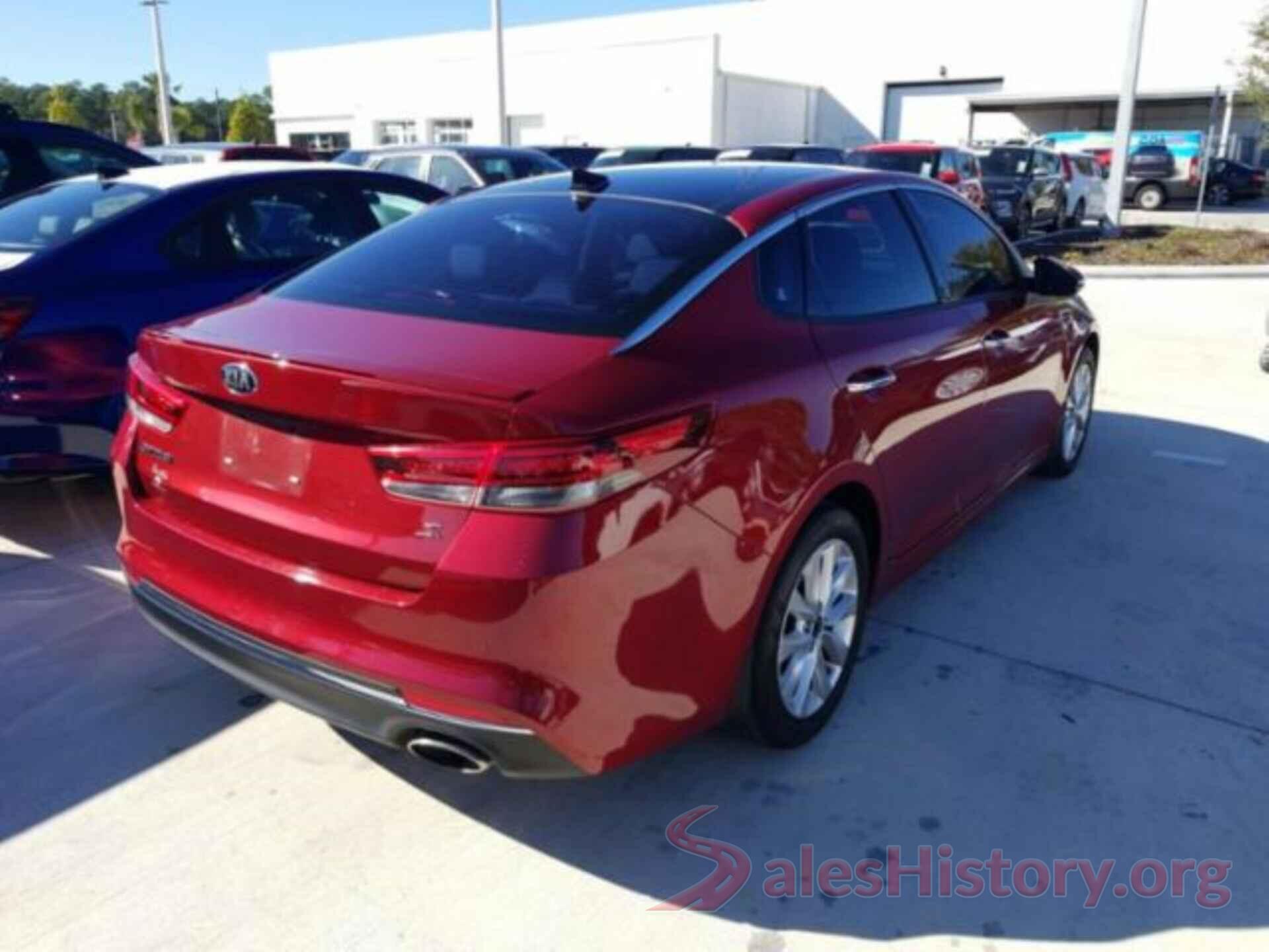 5XXGT4L32JG235650 2018 KIA OPTIMA