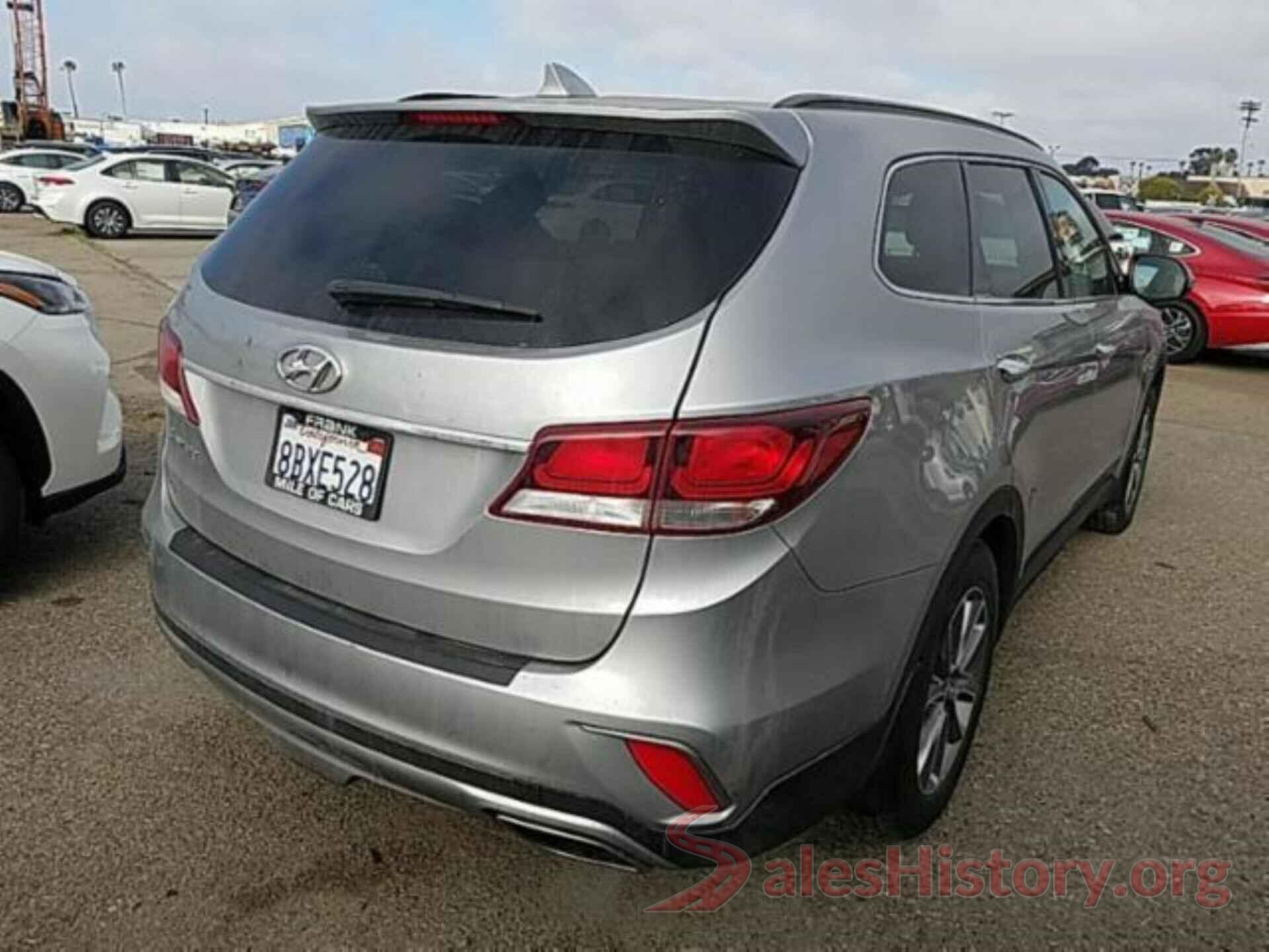 KM8SM4HF3JU268687 2018 HYUNDAI SANTA FE