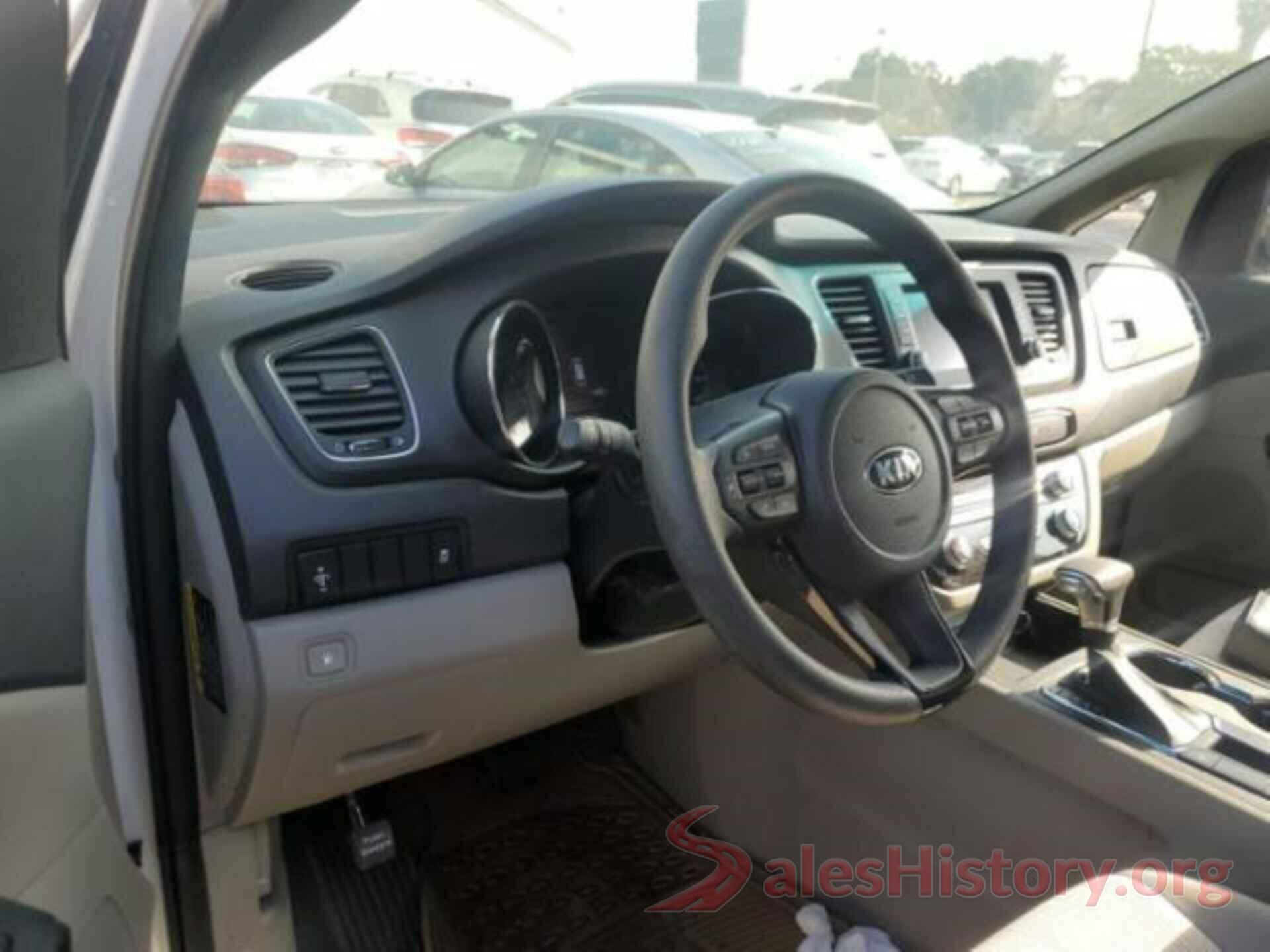 KNDMB5C19K6560211 2019 KIA SEDONA