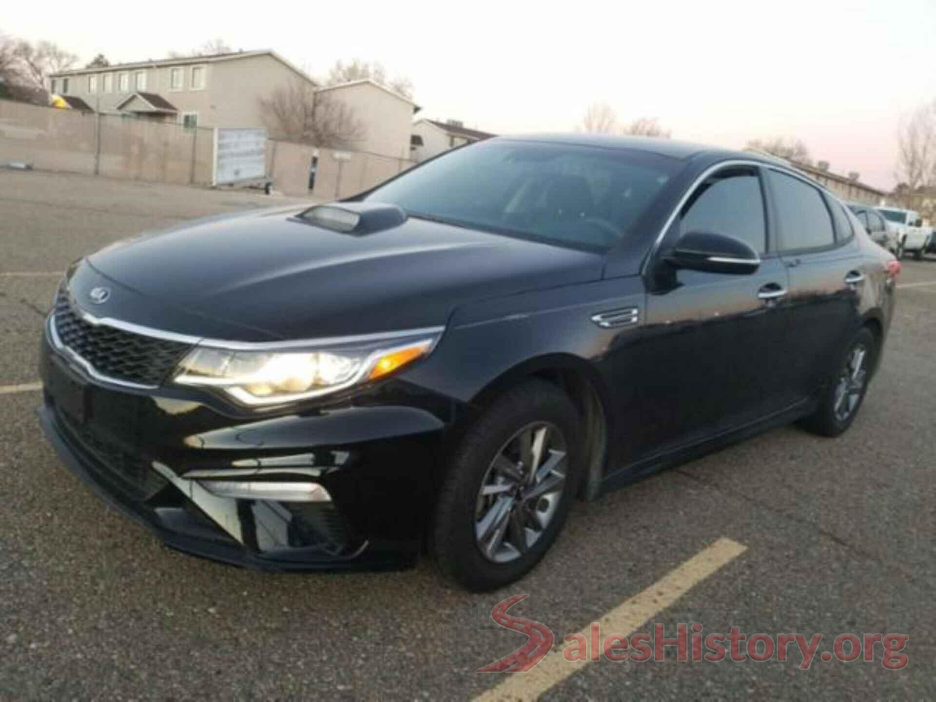 5XXGT4L32KG371956 2019 KIA OPTIMA