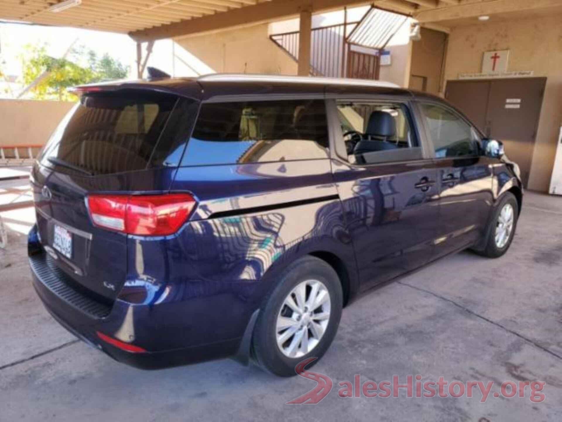 KNDMB5C18J6408399 2018 KIA SEDONA