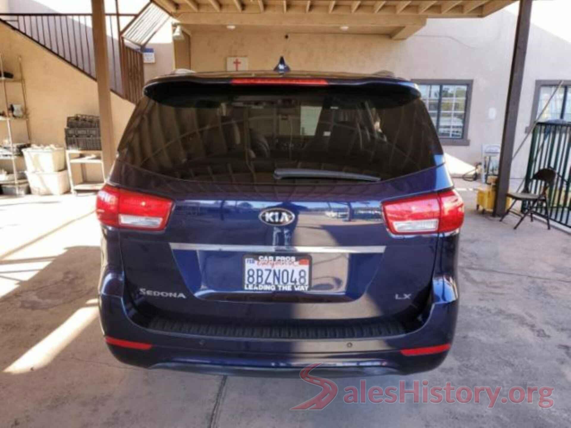 KNDMB5C18J6408399 2018 KIA SEDONA