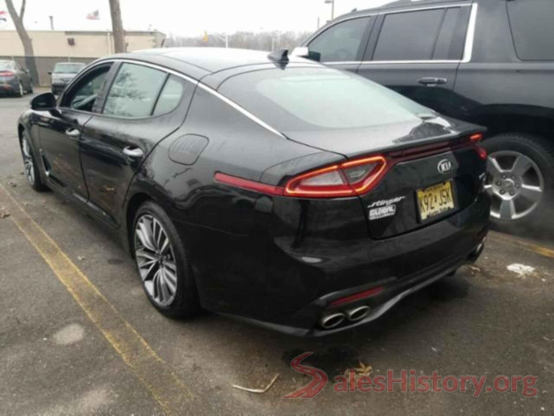 KNAE25LA3J6011796 2018 KIA STINGER