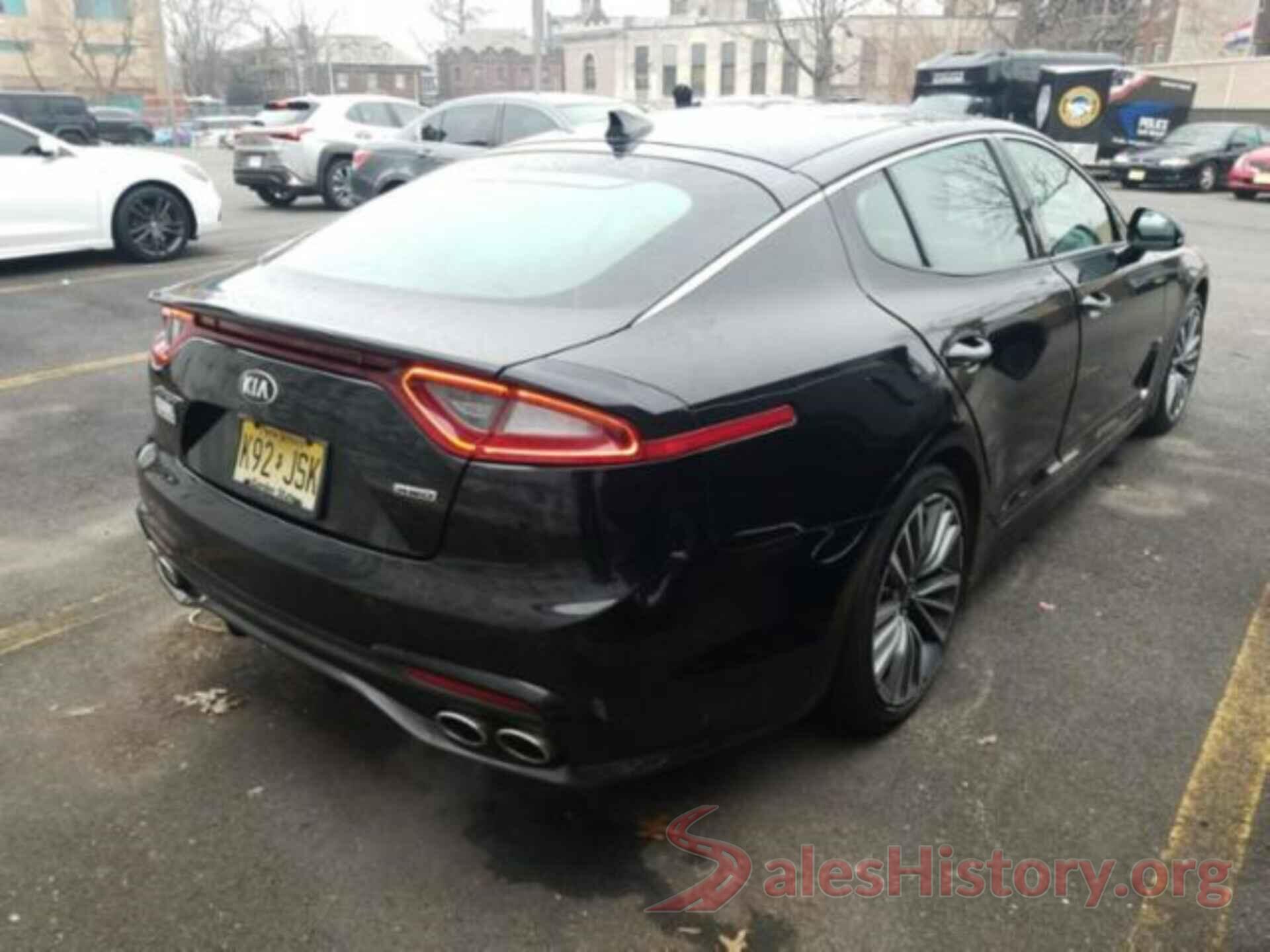 KNAE25LA3J6011796 2018 KIA STINGER