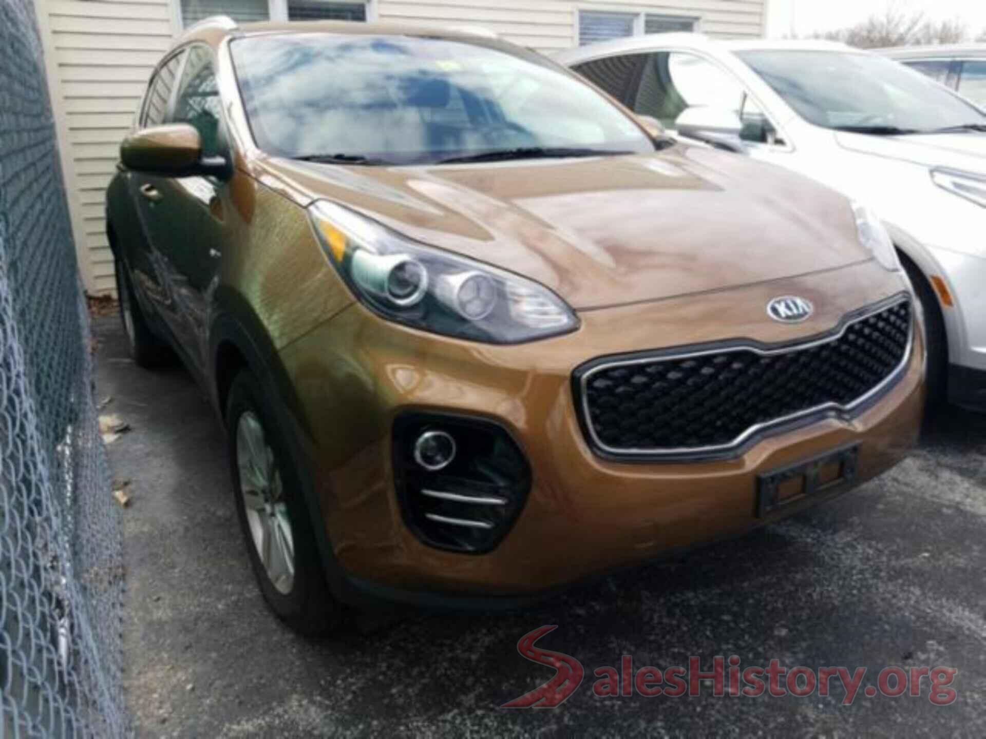 KNDPMCAC5J7394228 2018 KIA SPORTAGE