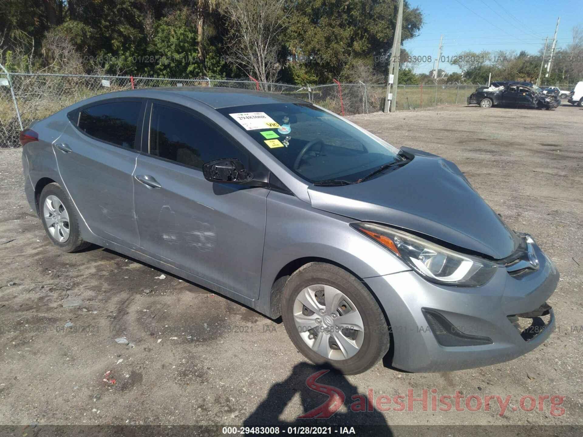 5NPDH4AE1GH695517 2016 Hyundai Elantra