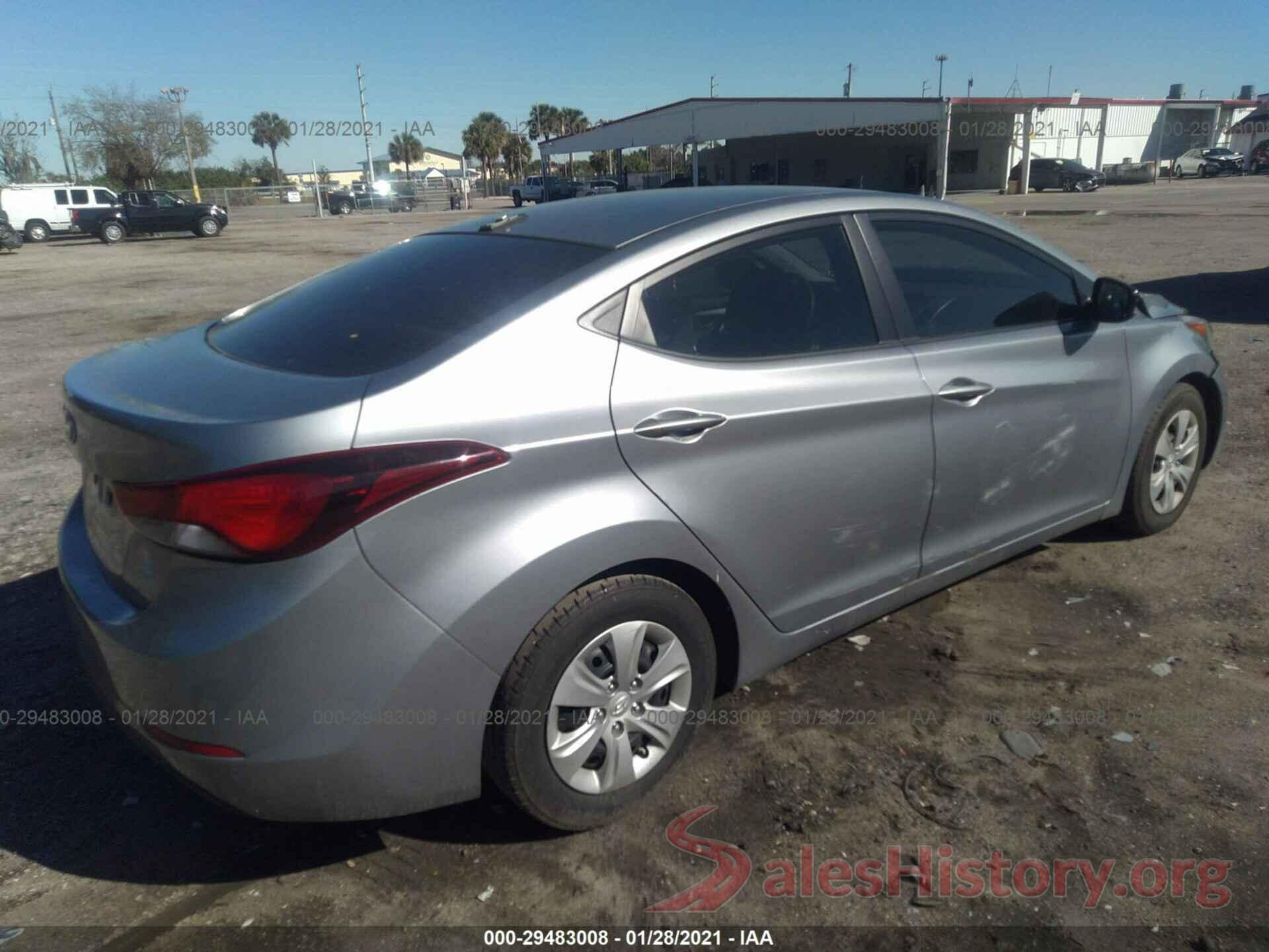 5NPDH4AE1GH695517 2016 Hyundai Elantra