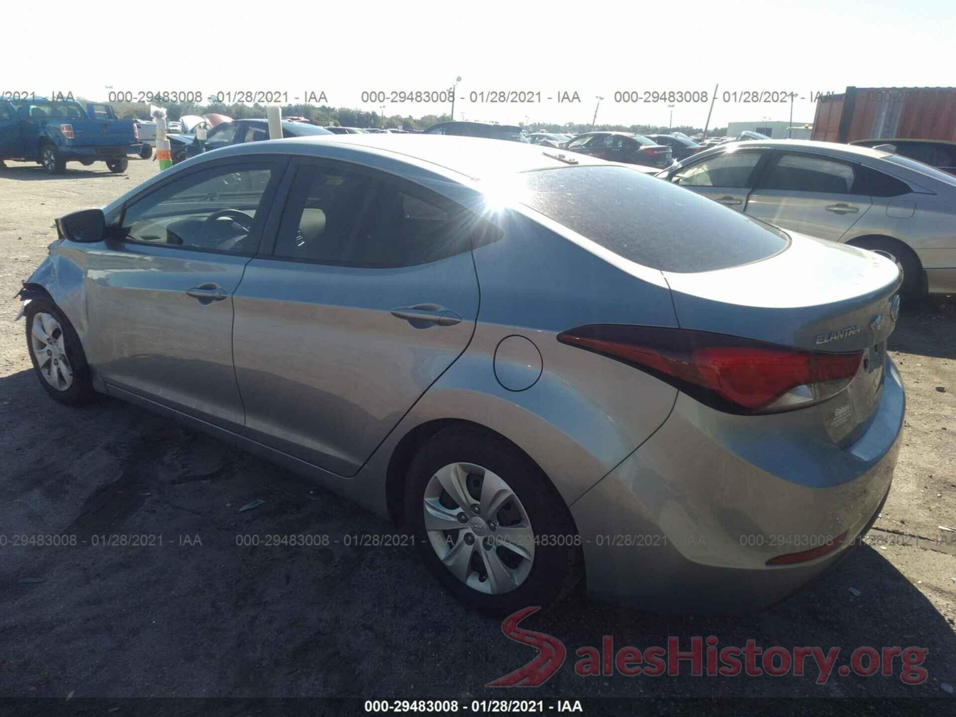 5NPDH4AE1GH695517 2016 Hyundai Elantra