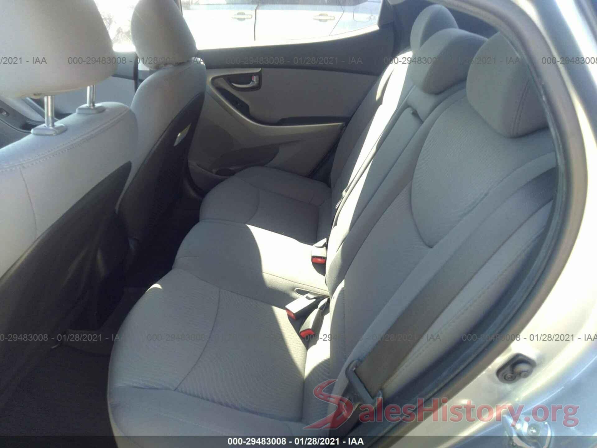 5NPDH4AE1GH695517 2016 Hyundai Elantra