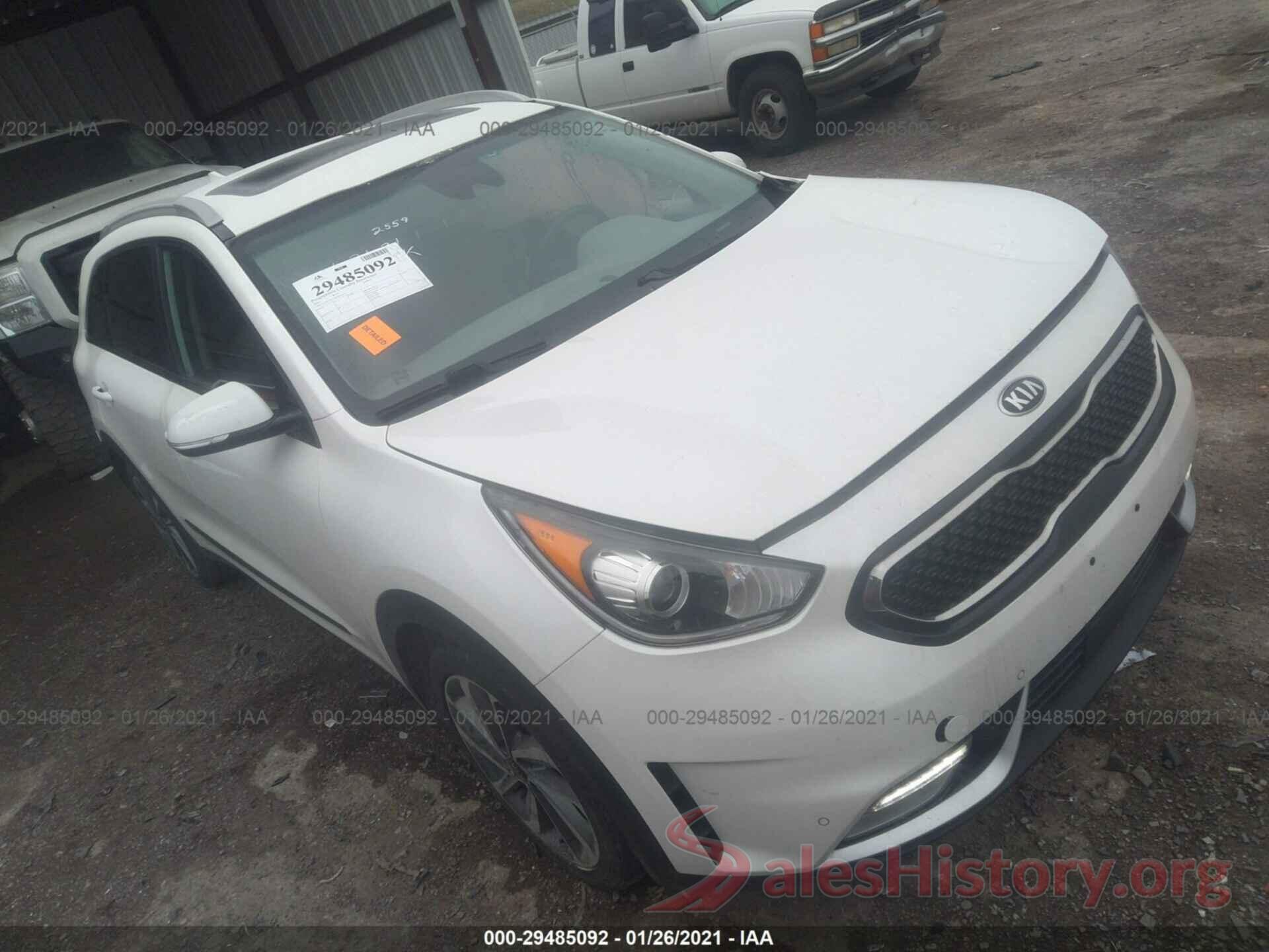 KNDCE3LCXH5047024 2017 KIA NIRO