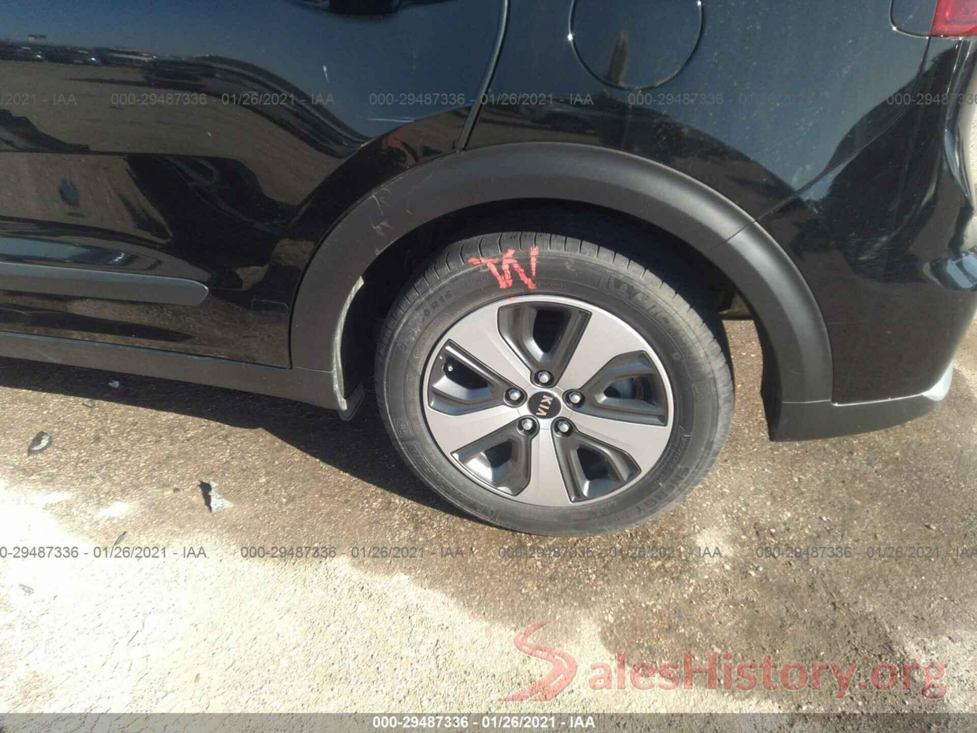 KNDCB3LC1J5154610 2018 KIA NIRO