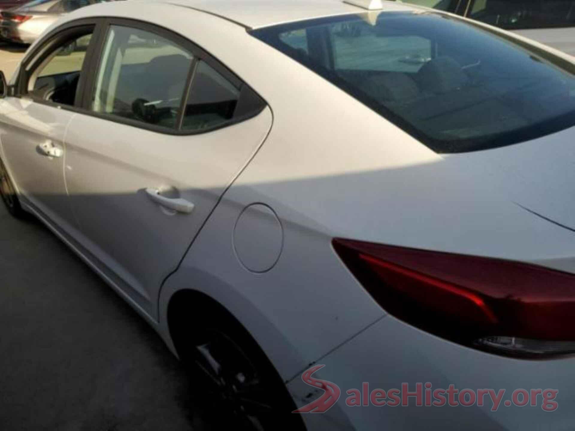 5NPD84LF1JH327609 2018 HYUNDAI ELANTRA