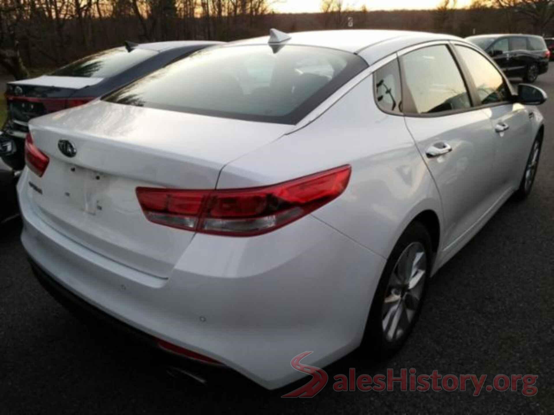 5XXGT4L30JG257050 2018 KIA OPTIMA