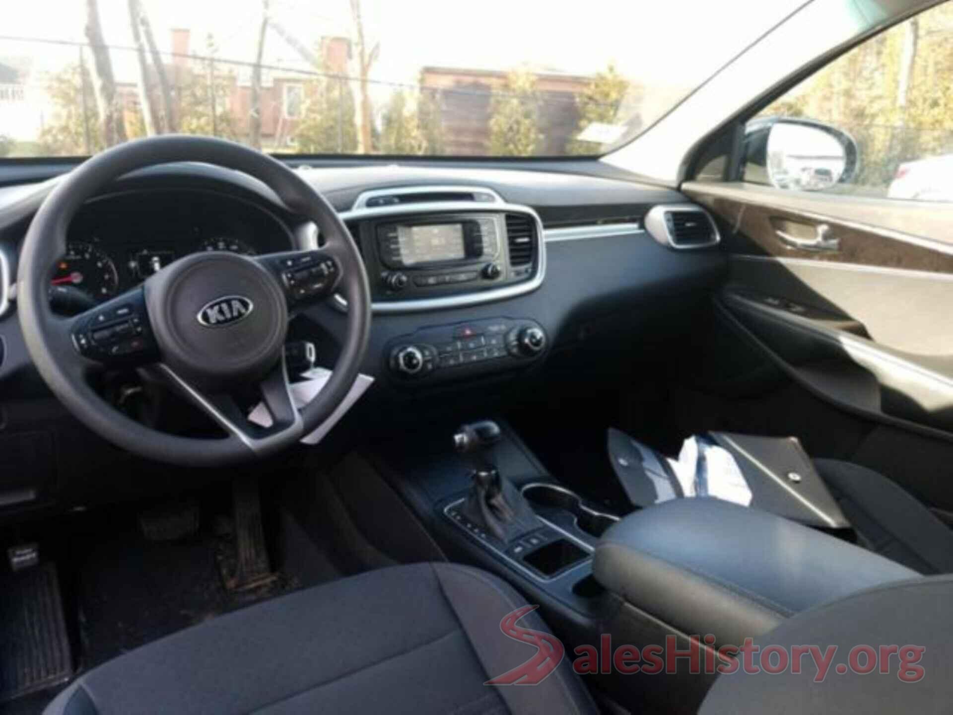 5XYPGDA56JG421485 2018 KIA SORENTO