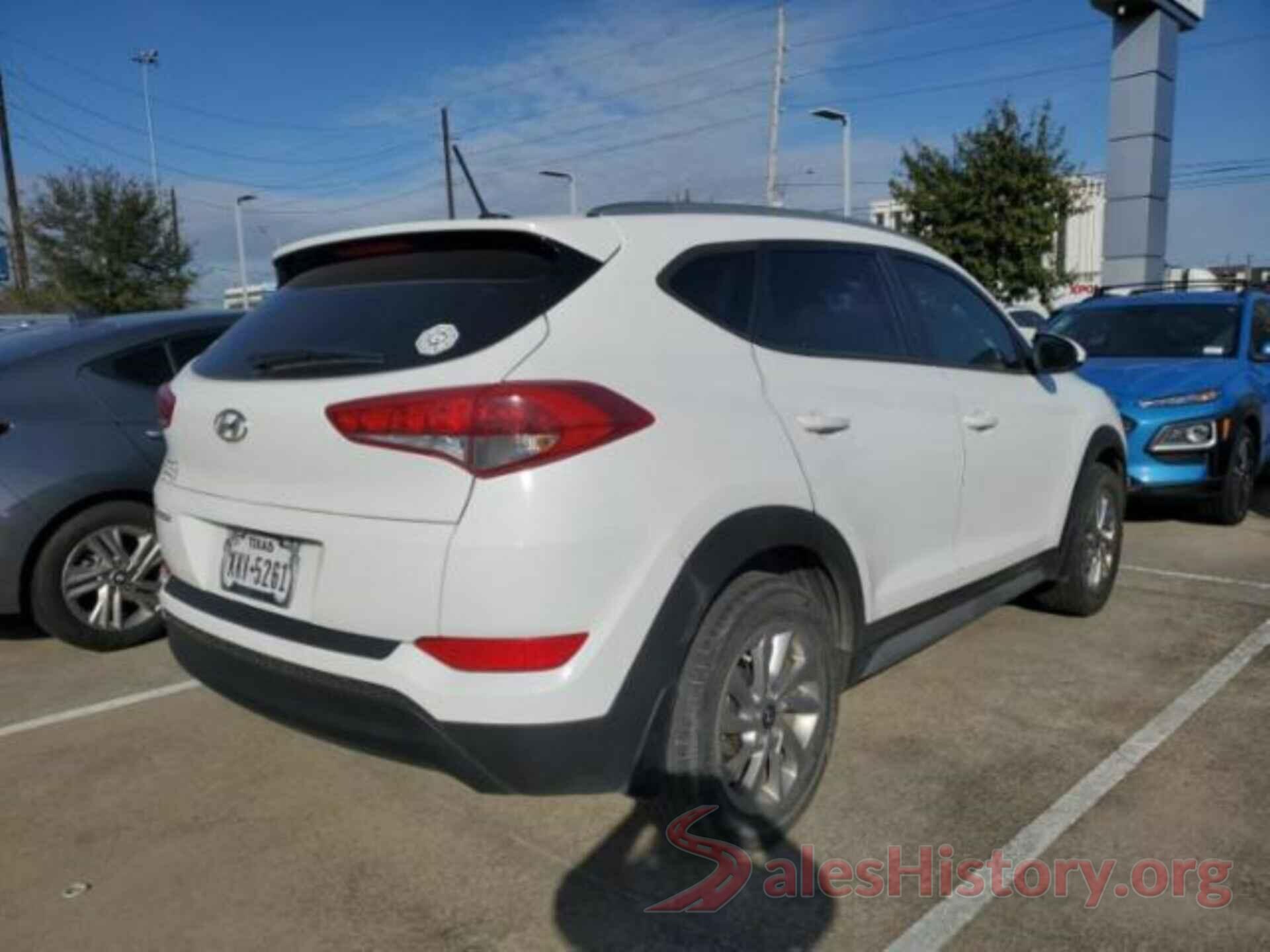 KM8J33A40HU556842 2017 HYUNDAI TUCSON