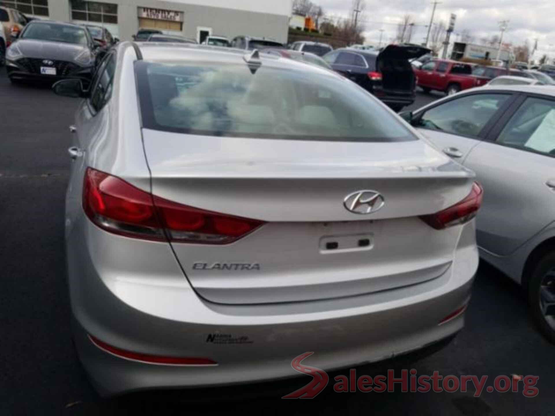 5NPD84LF1JH247579 2018 HYUNDAI ELANTRA