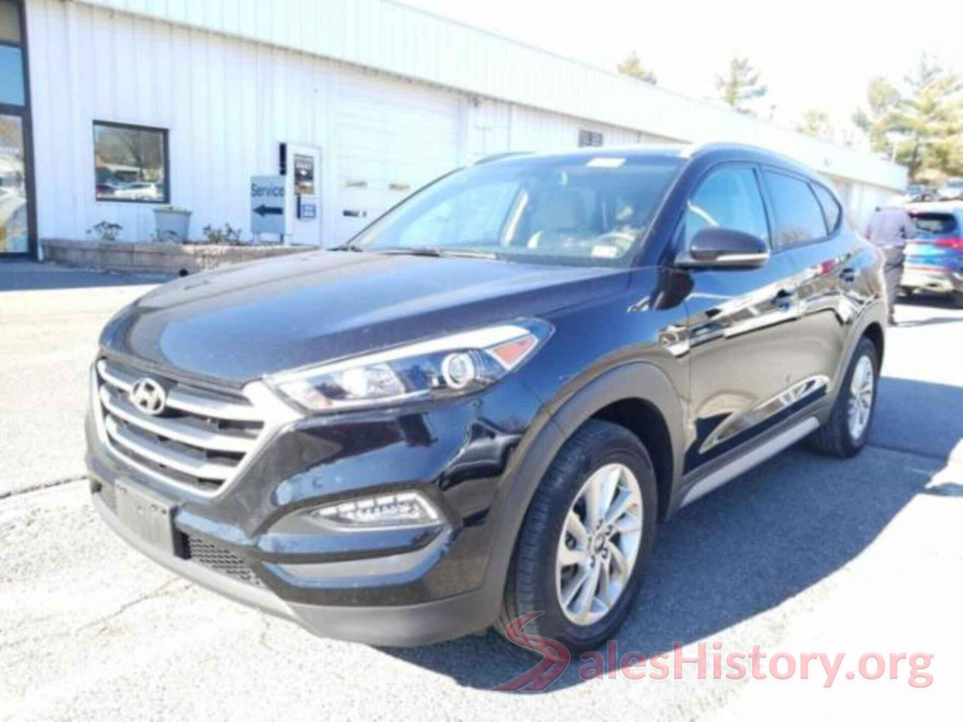 KM8J3CA40HU475372 2017 HYUNDAI TUCSON