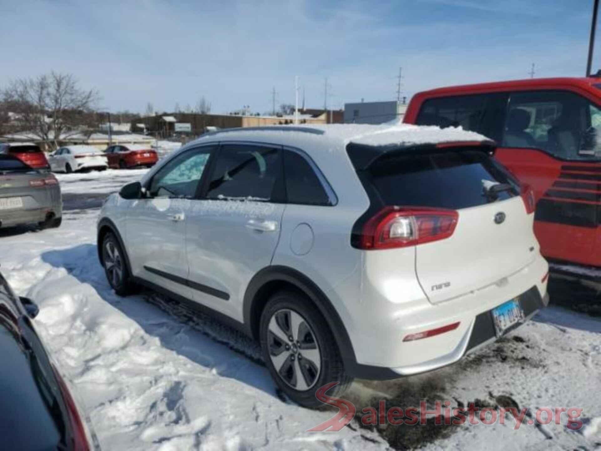 KNDCB3LC4J5135727 2018 KIA NIRO