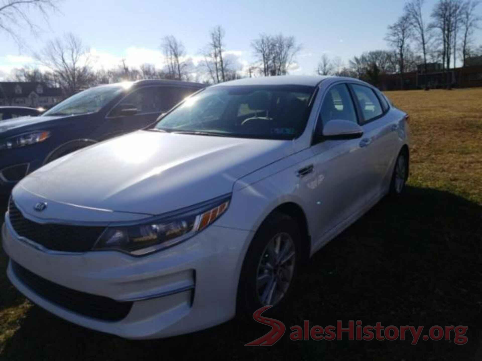 KNAGT4L32J5205307 2018 KIA OPTIMA